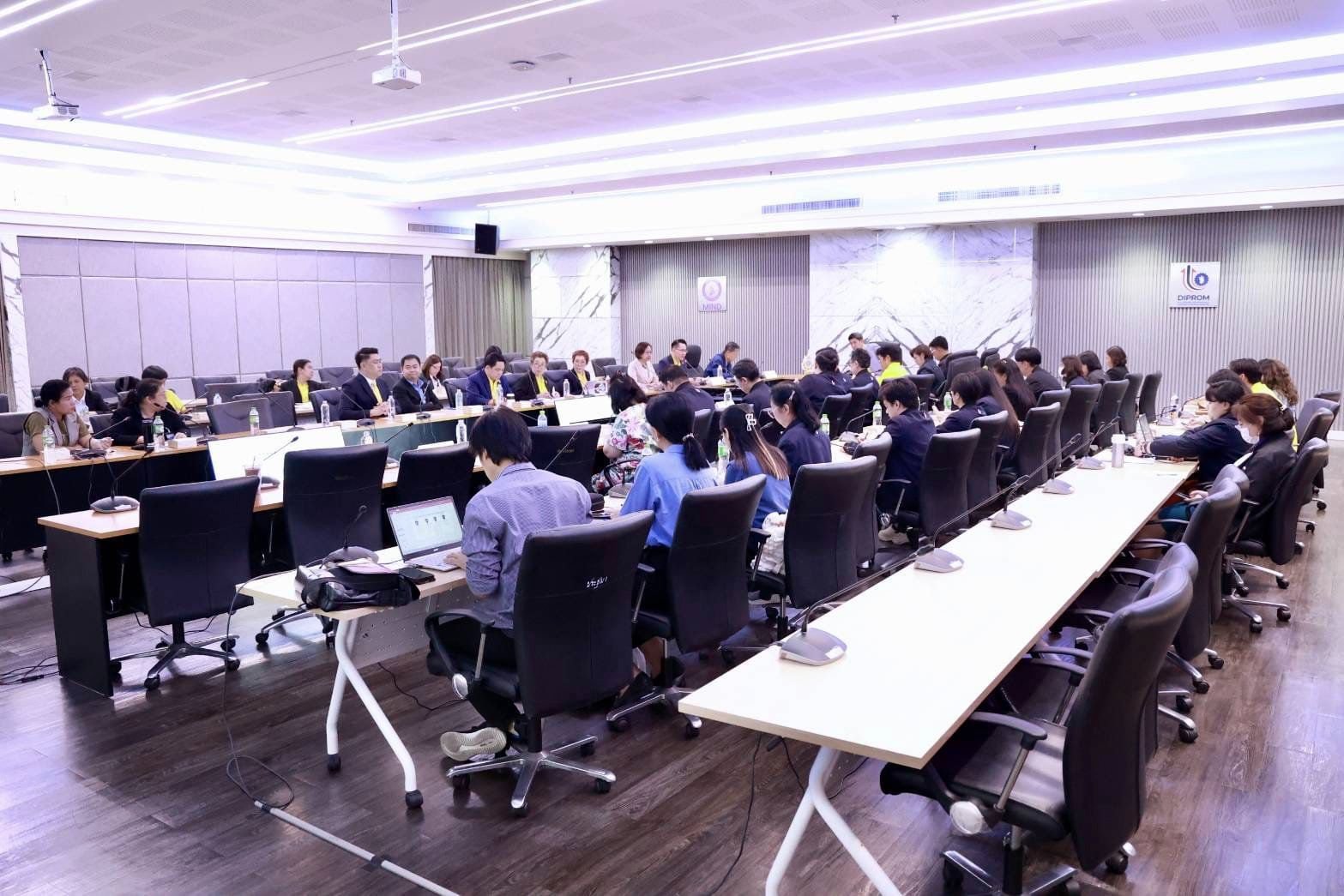 "อธิบดีภาสกร" นำทีมดีพร้อมประชุมหารือแผนปฏิบัติงานโครงการซอ​ฟต์​พาวเวอร์​สาขาอาหารและแฟชั่น