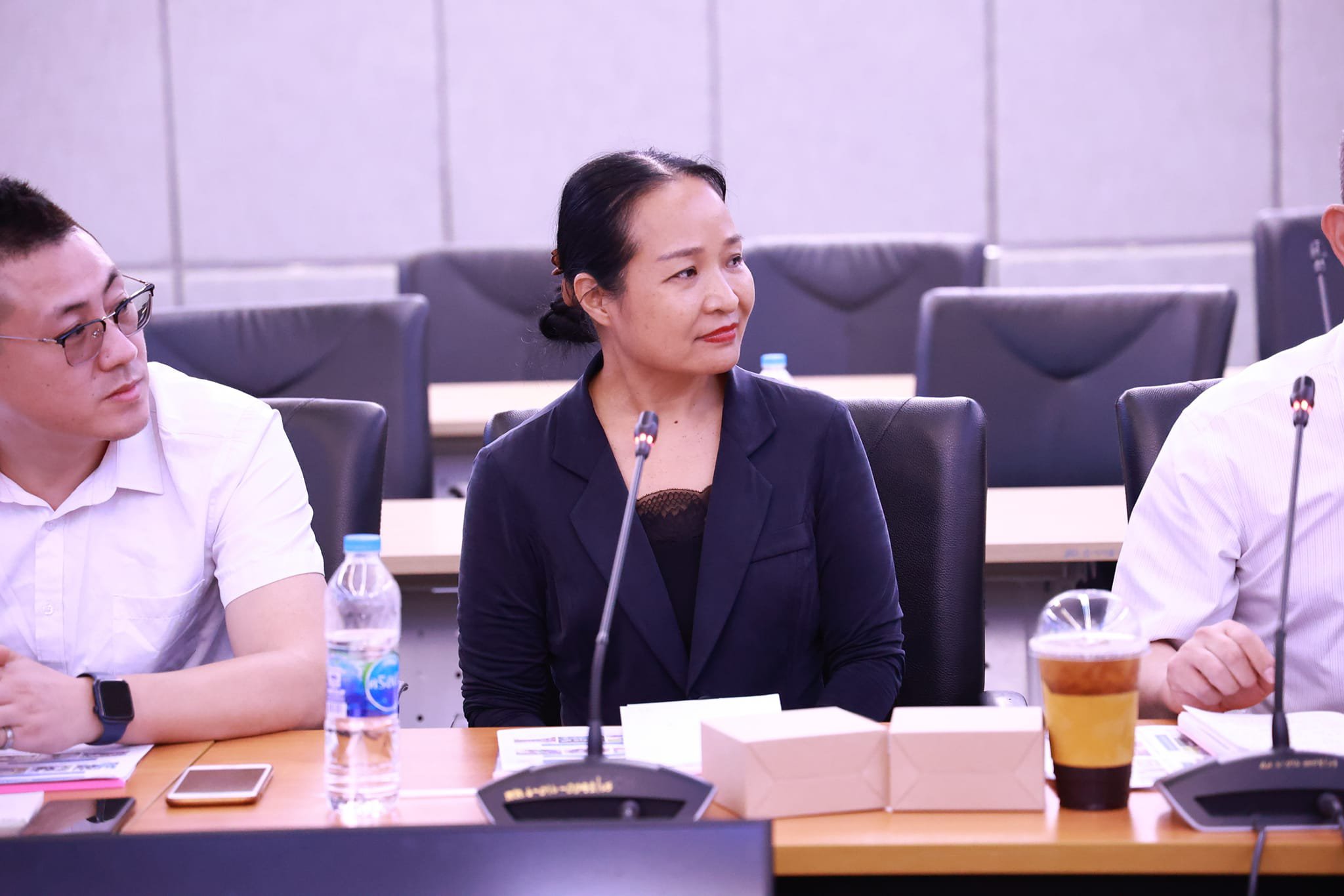 "อธิบดีภาสกร" ต้อนรับกลุ่มบริษัทรถบรรทุกไฟฟ้าจากจีน พร้อมหารือการลงทุนในไทย