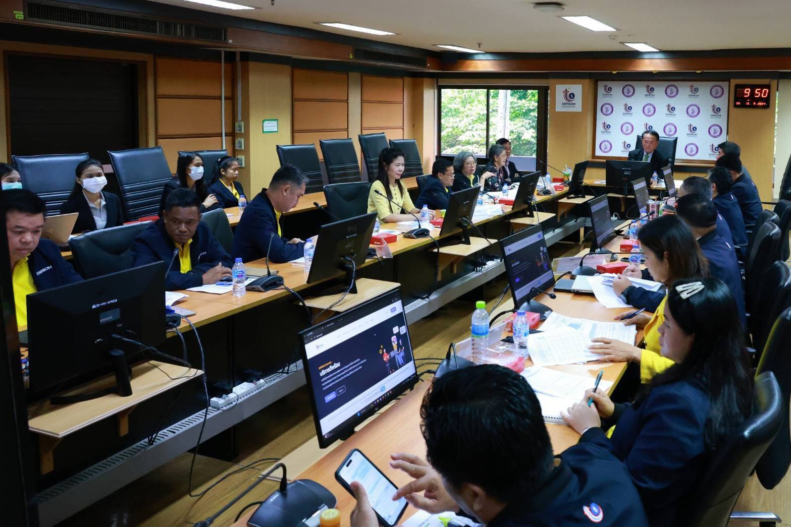"อธิบดีภาสกร" ร่วมประชุม ค.ต.ป.อก. เพื่อตรวจสอบและประเมินผลภาคราชการ ประจำปี 2567