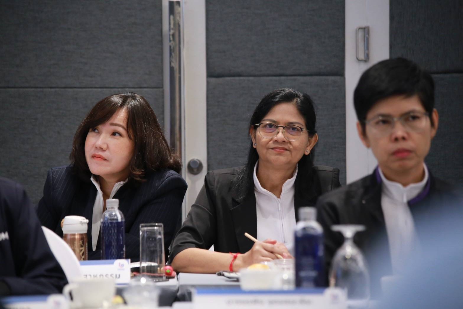 "ดีพร้อม" เปิดประตูภาคอีสานรับฟังความคิดเห็น พร้อมเร่งยกระดับศักยภาพผู้ประกอบการไทย
