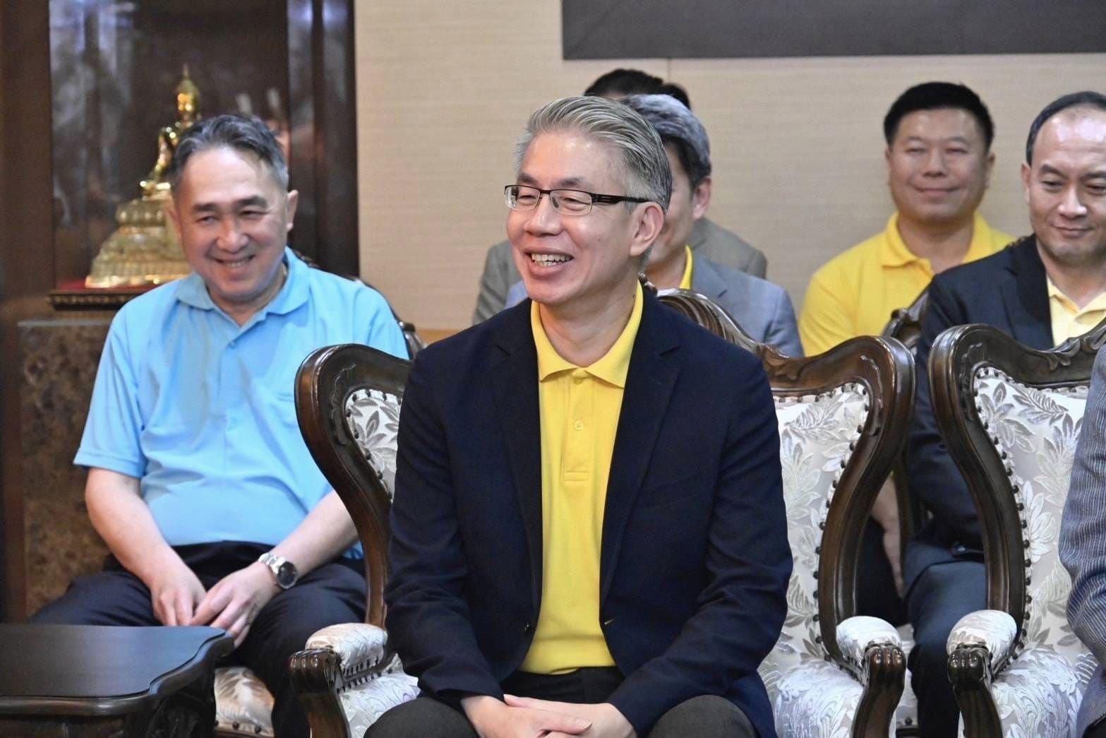 “พีระพันธุ์” ถก “เอกนัฏ” ประสานความร่วมมือ 2 กระทรวง ส่งเสริมอุตสาหกรรมพลังงานสะอาด ดัน “นิคมฯSME” ช่วยรายย่อย ขจัดกฎเกณฑ์อุปสรรค เพิ่มความสะดวกให้ผู้ประกอบการ เชื่อมั่นจะ”ปฏิรูปอุตสาหกรรม“จนสำเร็จ