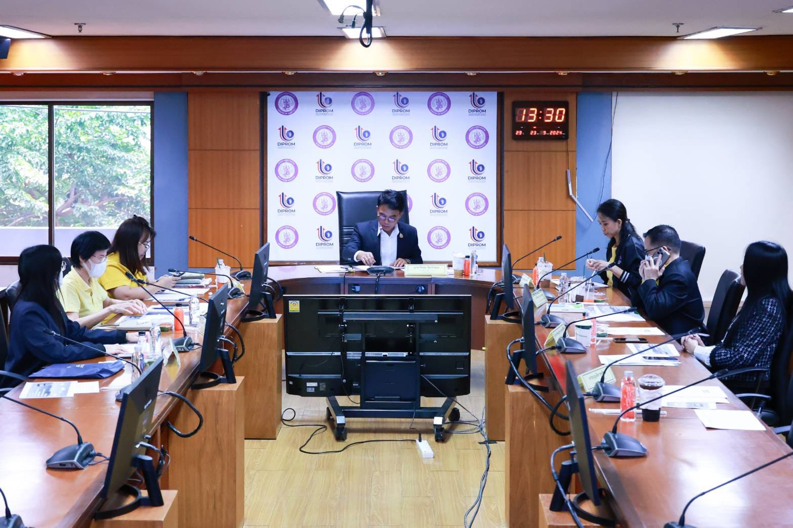 "รสอ. วัชรุน" นั่งหัวโต๊ะพิจารณาคัดเลือกอุตสาหกรรมดีเด่น ประเภทการจัดการโลจิสติกส์และโซ่อุปทาน ประจำปี พ.ศ. 2567