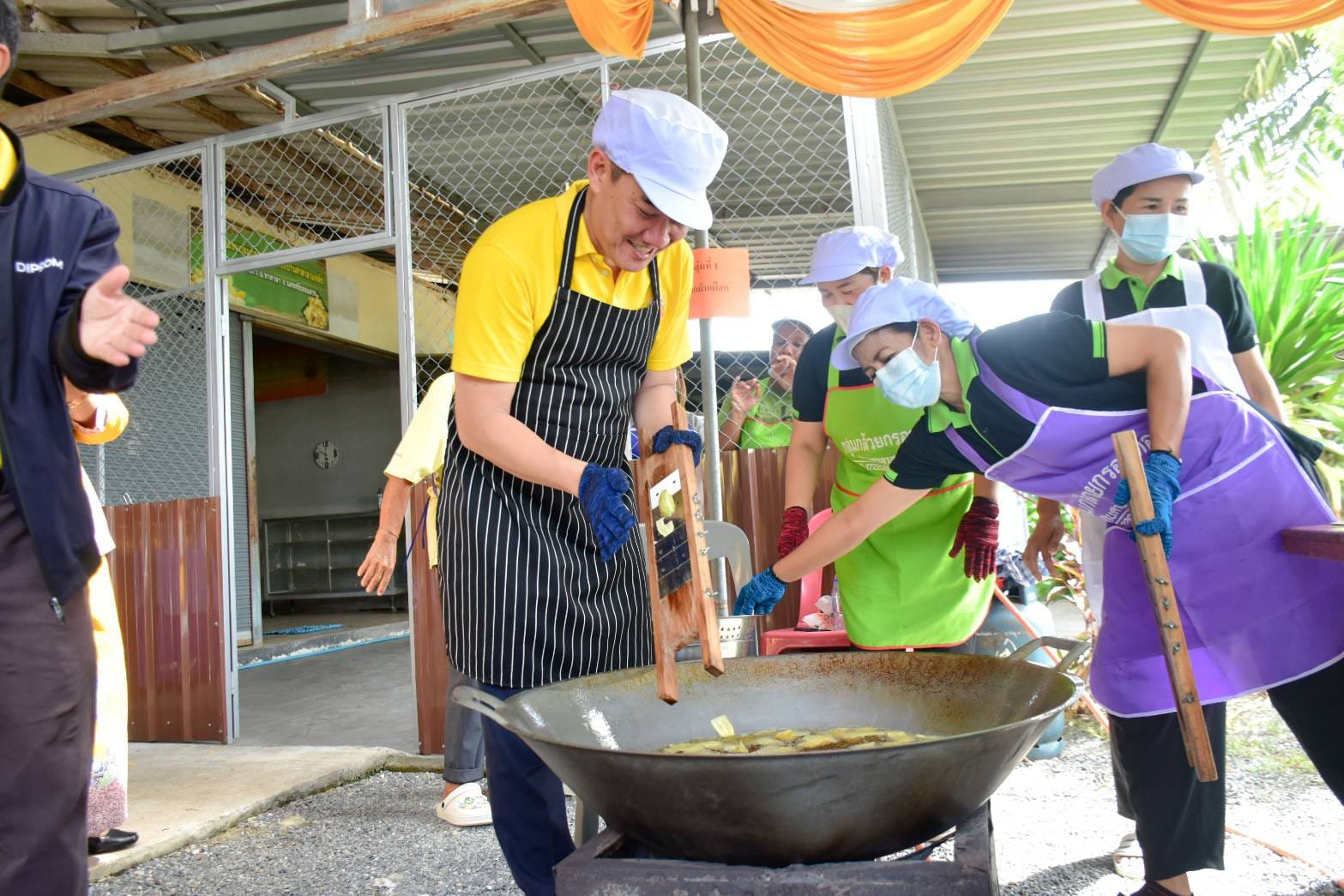 "อธิบดีภาสกร" ติดปีกชุมชน เสริมแกร่งอาชีพ หลักสูตร การทำขนมกล้วยฉาบ