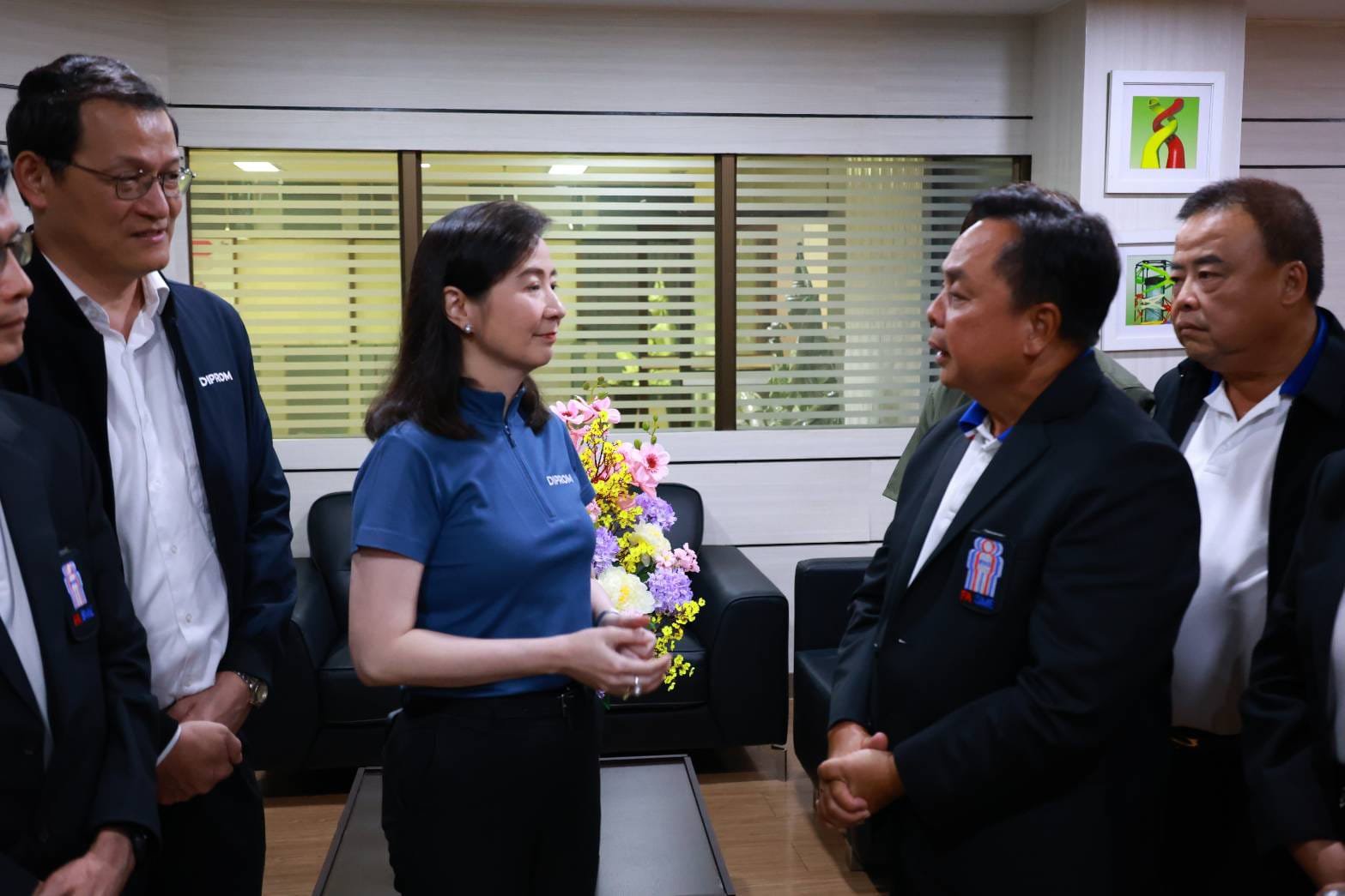 “ดีพร้อม” รับโจทย์ “รมต.เอกนัฏ” บูรณาการภาคเอกชน หารือเครือข่าย คพอ.ดีพร้อม ขับเคลื่อนนโยบาย “ปฏิรูปอุตสาหกรรม” พัฒนาหลักสูตร Upskill / Reskill ต่อยอดธุรกิจ