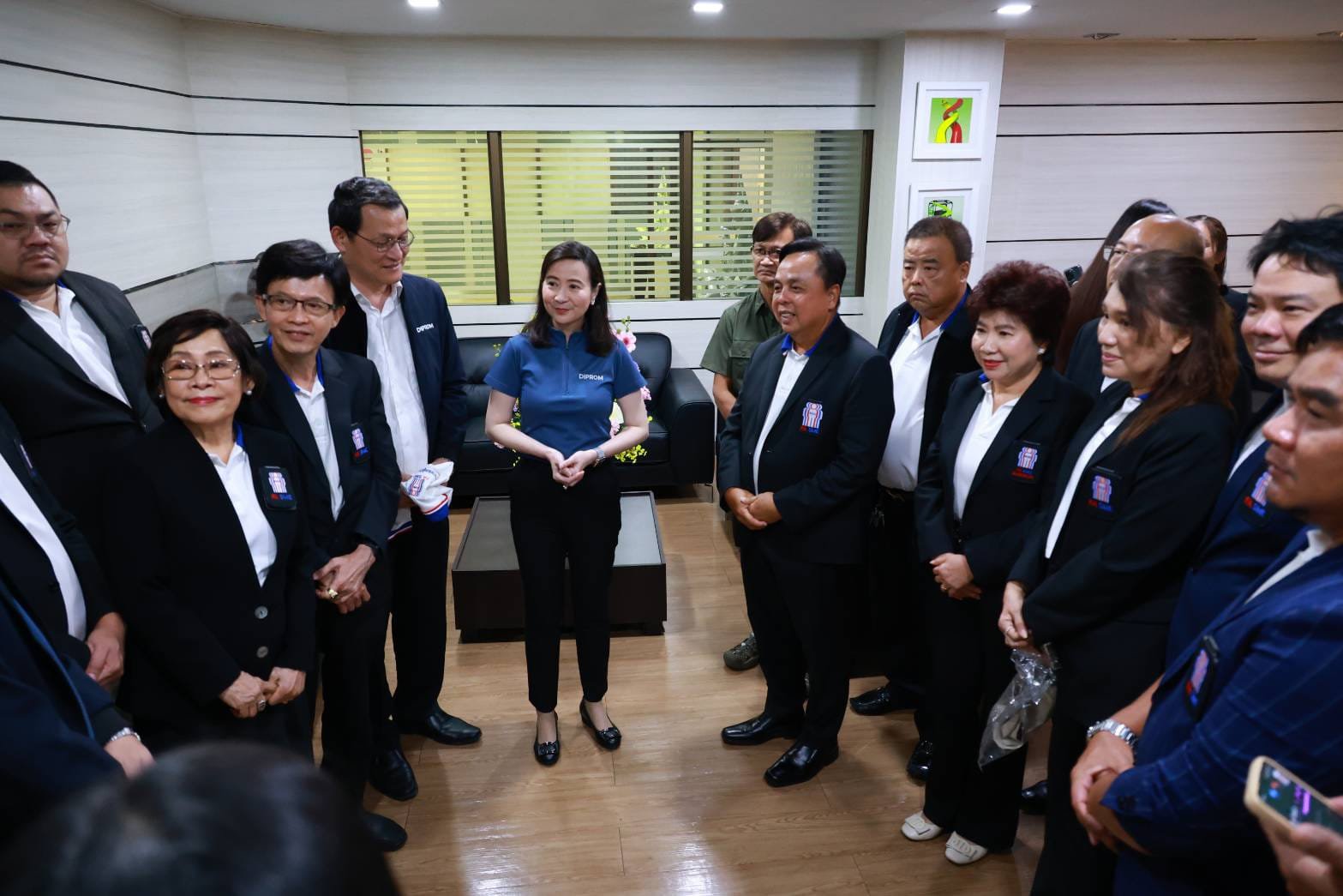 “ดีพร้อม” รับโจทย์ “รมต.เอกนัฏ” บูรณาการภาคเอกชน หารือเครือข่าย คพอ.ดีพร้อม ขับเคลื่อนนโยบาย “ปฏิรูปอุตสาหกรรม” พัฒนาหลักสูตร Upskill / Reskill ต่อยอดธุรกิจ