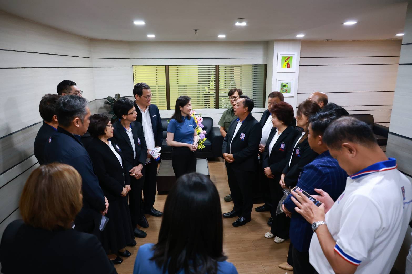 “ดีพร้อม” รับโจทย์ “รมต.เอกนัฏ” บูรณาการภาคเอกชน หารือเครือข่าย คพอ.ดีพร้อม ขับเคลื่อนนโยบาย “ปฏิรูปอุตสาหกรรม” พัฒนาหลักสูตร Upskill / Reskill ต่อยอดธุรกิจ