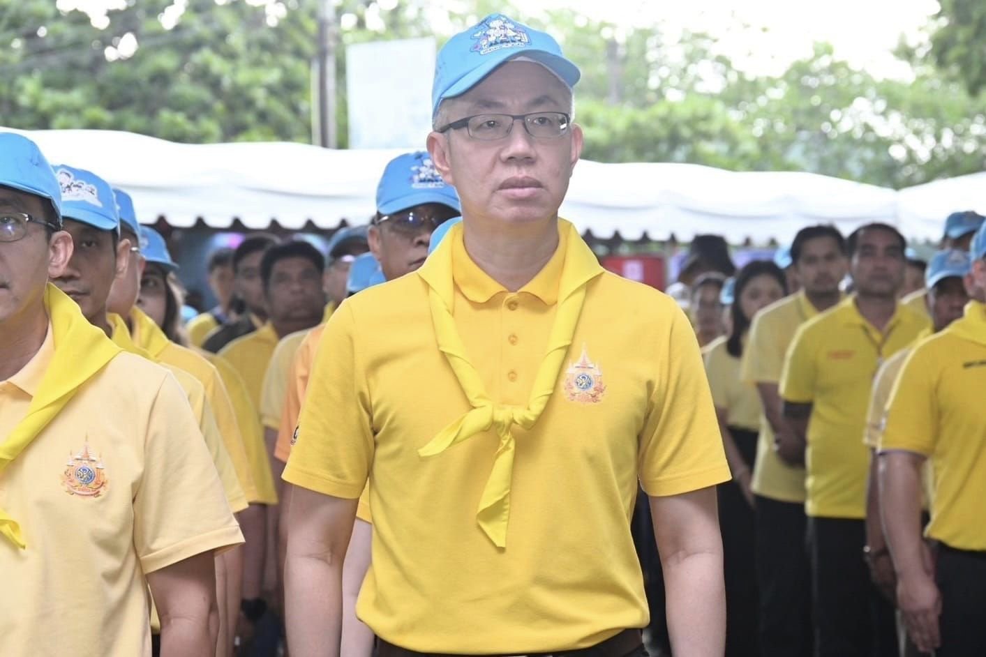 “เอกนัฏ” นำทีมจิตอาสา ก.อุตฯ ปลูกป่าลดคาร์บอนฯ สืบสานพระราชปณิธาน ณ อุทยานเขาสามร้อยยอด