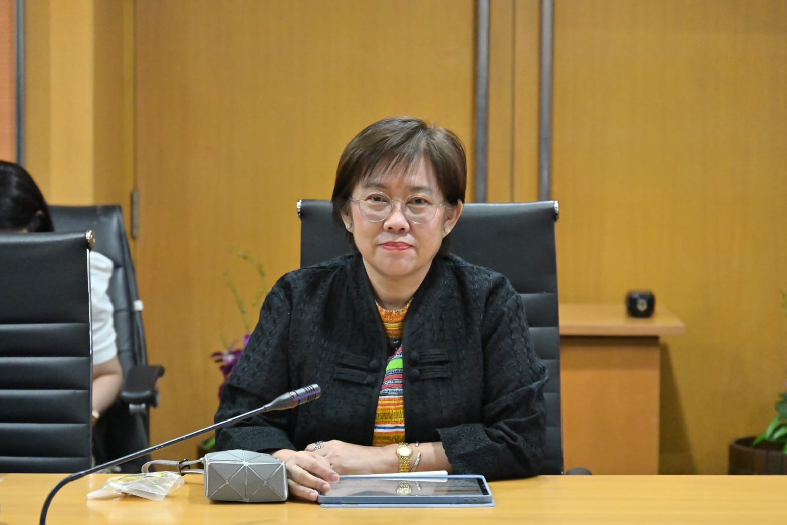 ปลัดฯ ณัฐพล ประชุมติดตามสถานการณ์อุทกภัย กำชับหน่วยงาน อก. เร่งเข้าช่วยเหลือประชาชน-โรงงาน สอจ. และศูนย์ฯ ที่น้ำท่วม พร้อมเตรียมแผนรับมือนิคมอุตสาหกรรมและเขตประกอบการอย่างใกล้ชิด