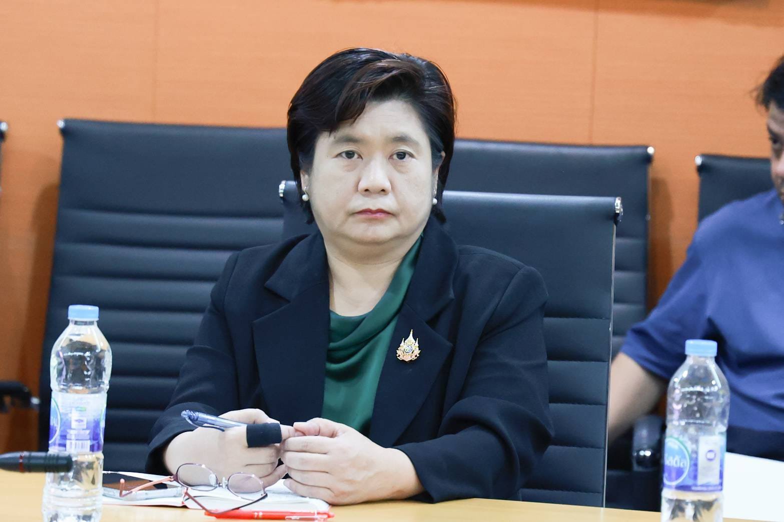 ปลัดฯ ณัฐพล ประชุมติดตามสถานการณ์อุทกภัย กำชับหน่วยงาน อก. เร่งเข้าช่วยเหลือประชาชน-โรงงาน สอจ. และศูนย์ฯ ที่น้ำท่วม พร้อมเตรียมแผนรับมือนิคมอุตสาหกรรมและเขตประกอบการอย่างใกล้ชิด