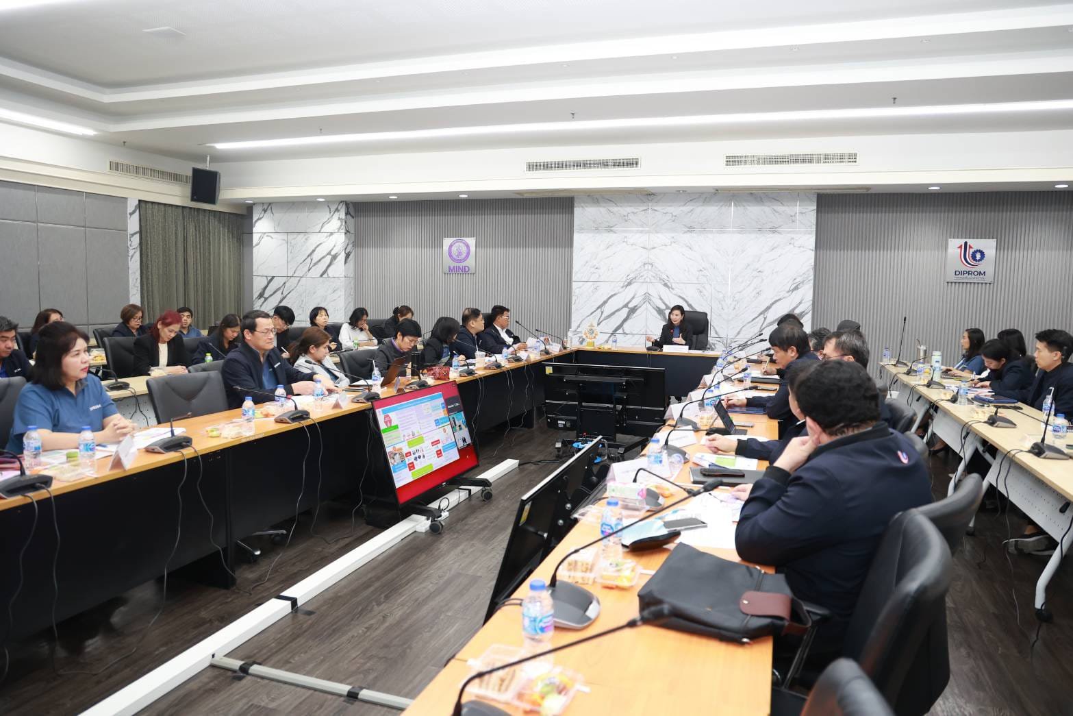 "ดีพร้อม" กางแผนซอฟต์พาวเวอร์ วางผังบูรณาการ 3 ปี ตอบรับข้อสั่งการ "รมต.เอกนัฏ" เร่งขับเคลื่อนแฟชั่น อาหาร สร้างสรรค์