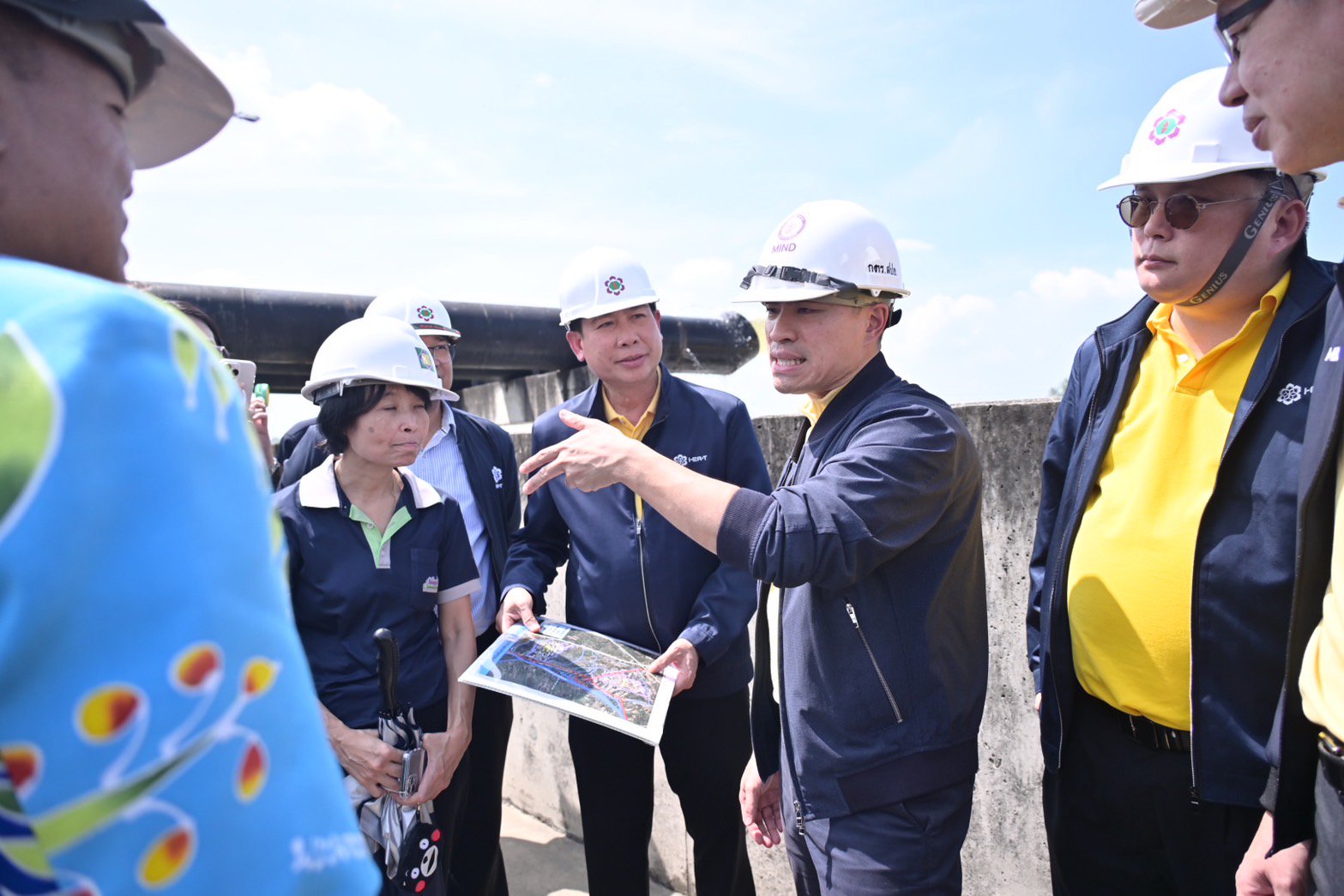 "เอกนัฏ" ลงพื้นที่ติดตามสถานการณ์น้ำท่วมอยุธยา ย้ำพื้นที่เศรษฐกิจปลอดภัย พร้อมรับมือน้ำหลากเต็มพิกัด