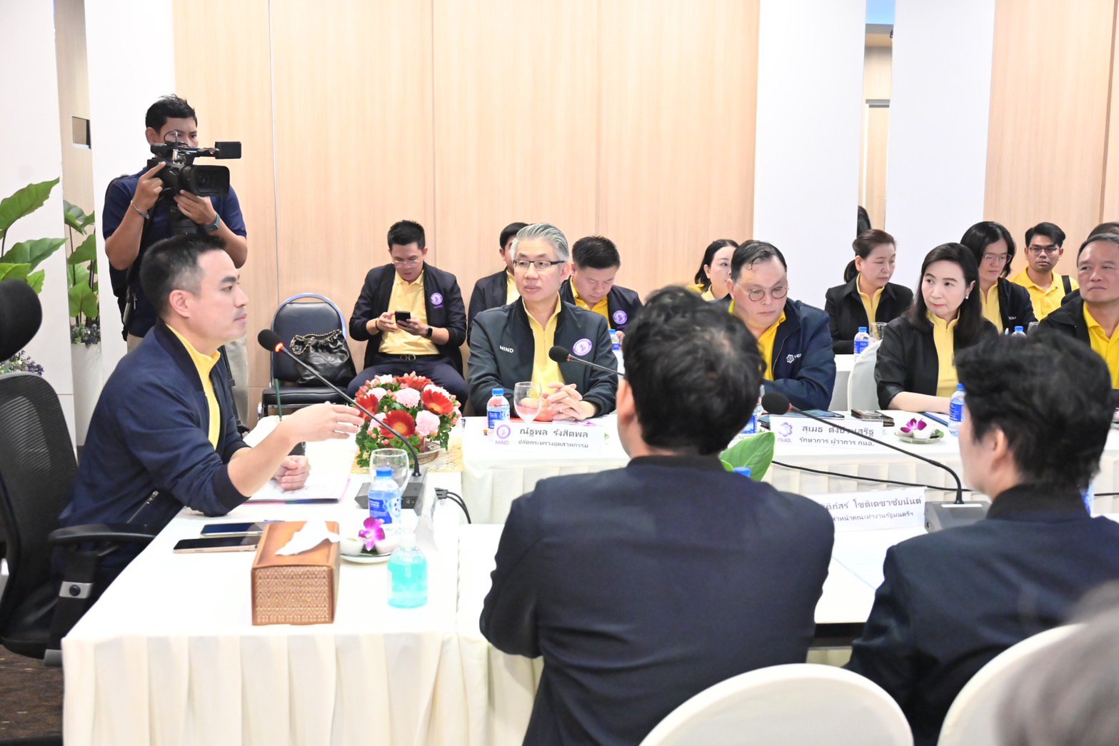 "เอกนัฏ" ลงพื้นที่ติดตามสถานการณ์น้ำท่วมอยุธยา ย้ำพื้นที่เศรษฐกิจปลอดภัย พร้อมรับมือน้ำหลากเต็มพิกัด