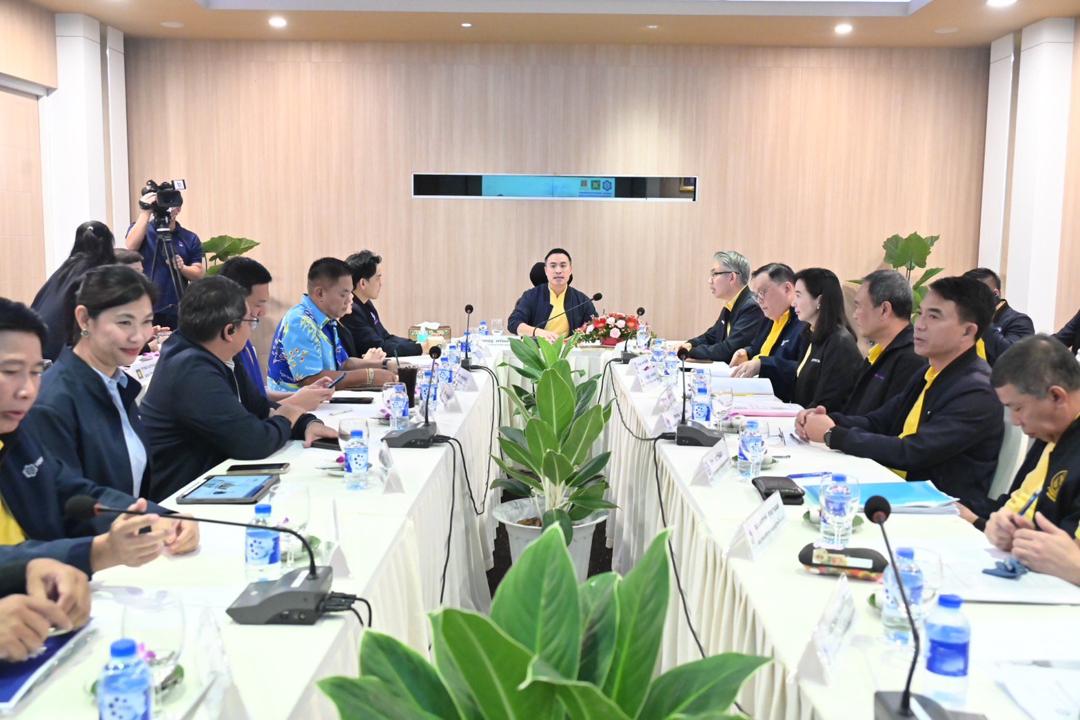 "เอกนัฏ" ลงพื้นที่ติดตามสถานการณ์น้ำท่วมอยุธยา ย้ำพื้นที่เศรษฐกิจปลอดภัย พร้อมรับมือน้ำหลากเต็มพิกัด