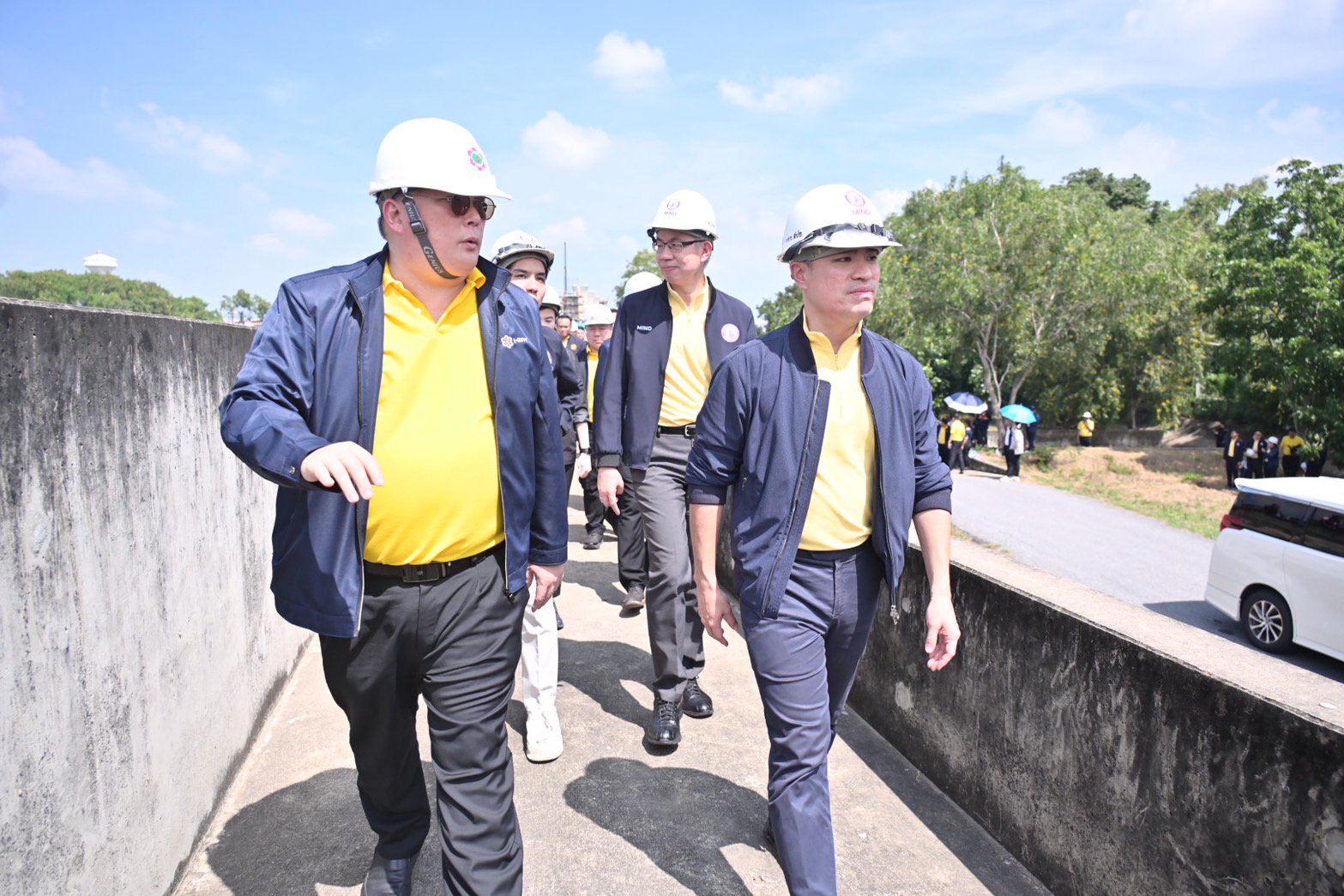 "เอกนัฏ" ลงพื้นที่ติดตามสถานการณ์น้ำท่วมอยุธยา ย้ำพื้นที่เศรษฐกิจปลอดภัย พร้อมรับมือน้ำหลากเต็มพิกัด