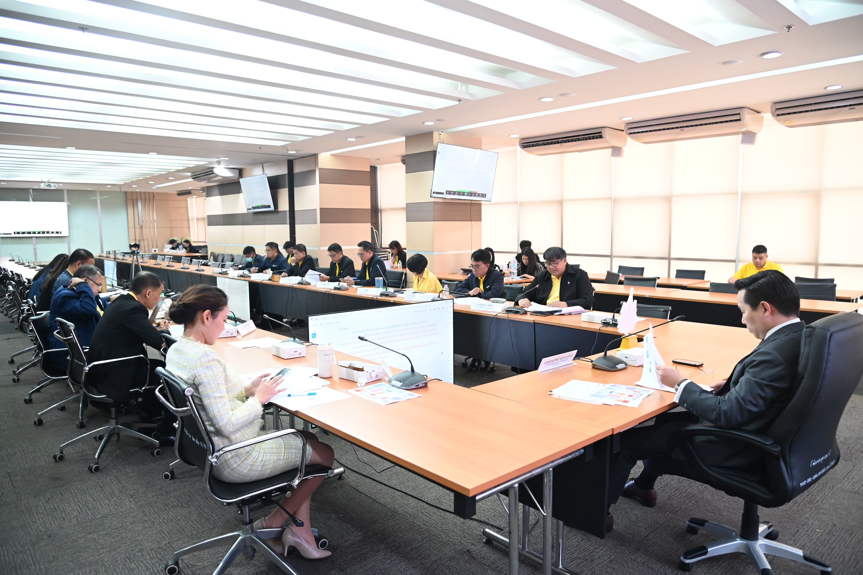 "อรรถวิชช์" ประชุม คกก.ปรับปรุงกฎหมายเพื่อการปฏิรูปอุตฯ ครั้งที่ 5/2567 ติดตามความคืบหน้าการร่าง กฎหมายการจัดการกากอุตสาหกรรม-ขยะอิเล็กทรอนิกส์ และจัดตั้งกองทุนปฏิรูปอุตสาหกรรม