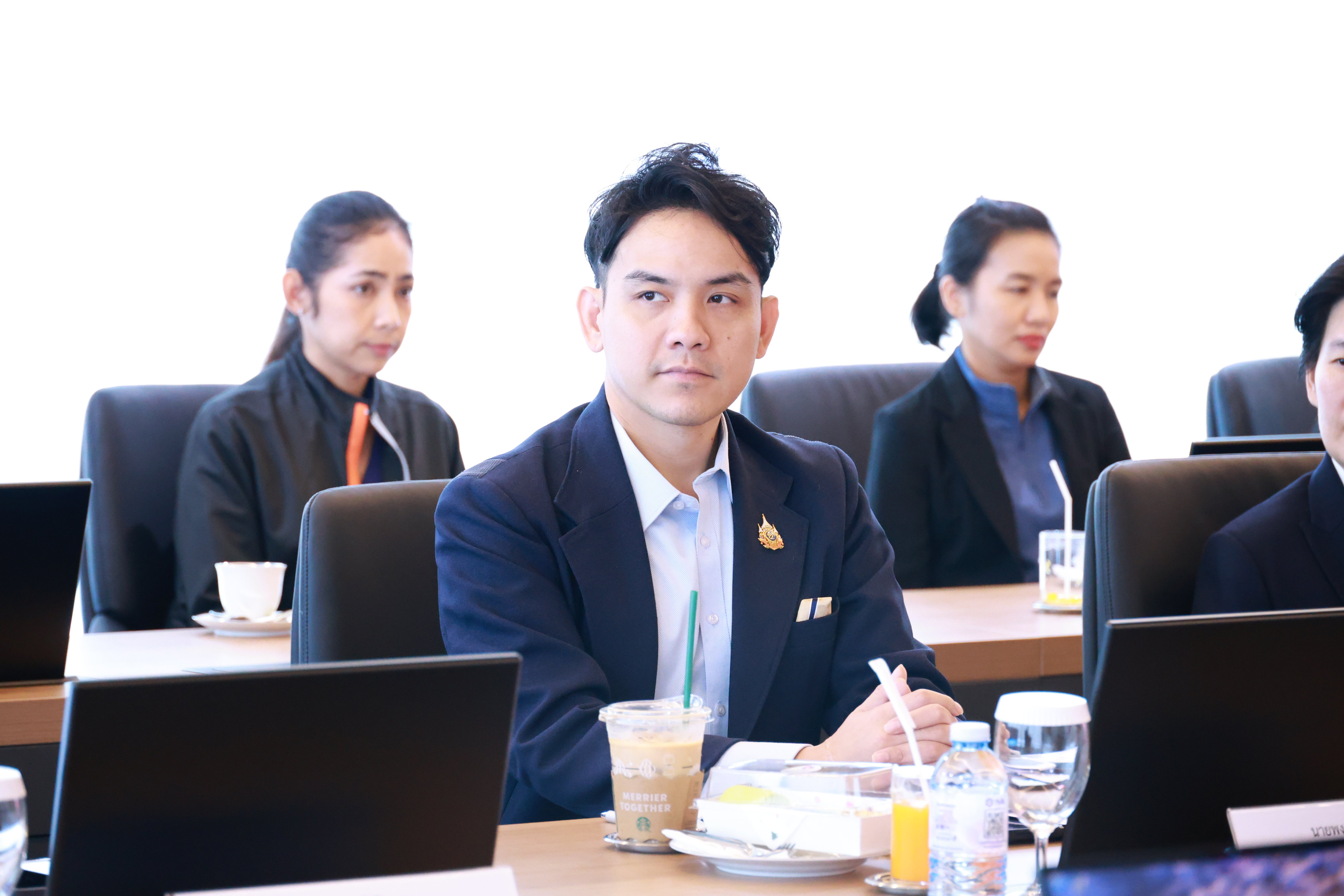 "รมต. เอกนัฏ" หนุน คพอ.ดีพร้อม เปิดหลักสูตร 5 Module ใหม่ ขยายรุ่น ครอบคลุมทั่วไทย ยึดโยงเครือข่าย Smart SMEs 13,000 ราย บริหารจัดการทุกมิติ เสริมพลังผู้นำดีพร้อม