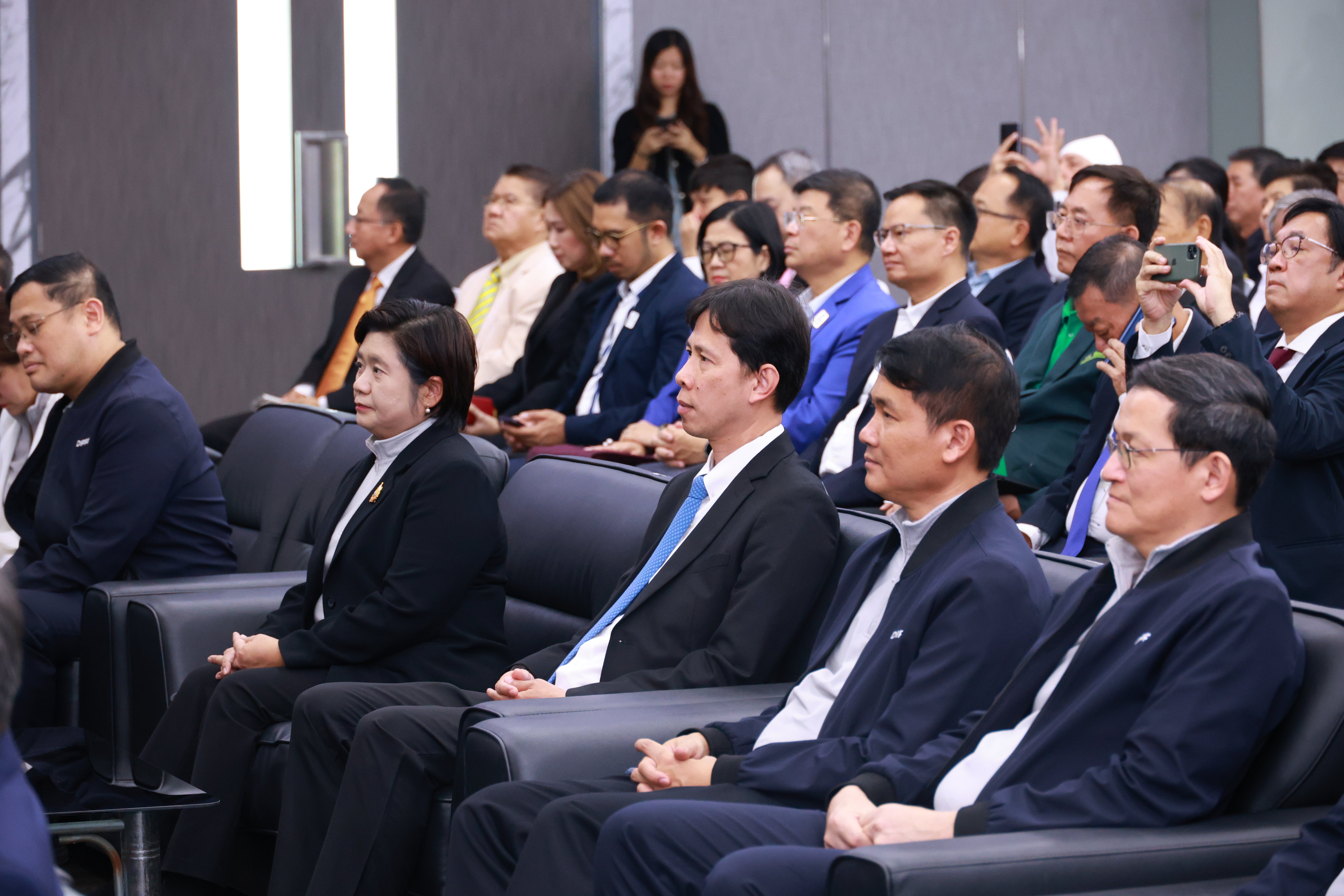 "Made by Thais" รมต.เอกนัฏ ชี้ทิศทางการพัฒนา SMEs ให้ดีพร้อม สร้างความเท่าเทียมในการแข่งขัน ยกระดับวิสาหกิจไทยสู่เวทีการแข่งขันระดับโลก