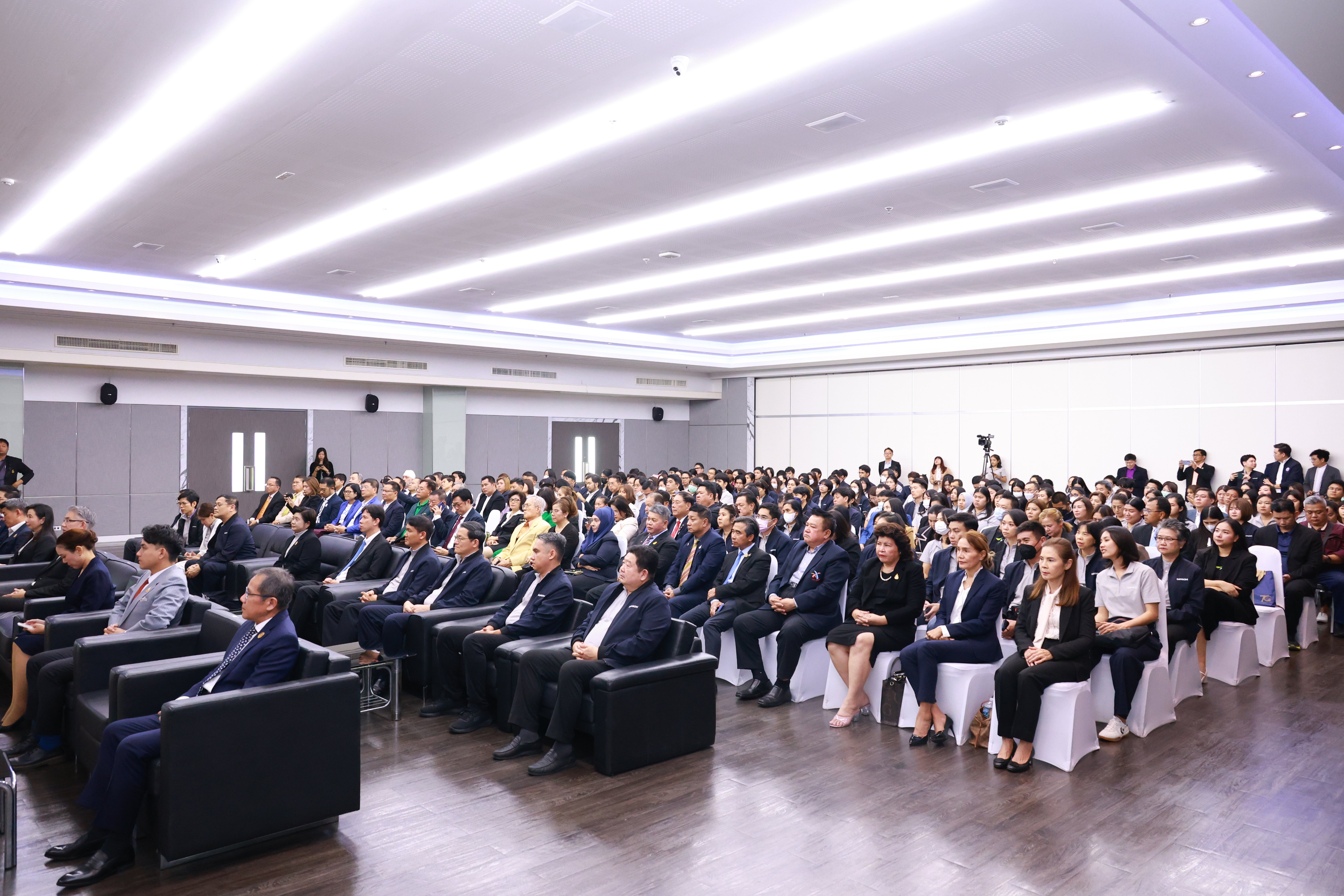 "Made by Thais" รมต.เอกนัฏ ชี้ทิศทางการพัฒนา SMEs ให้ดีพร้อม สร้างความเท่าเทียมในการแข่งขัน ยกระดับวิสาหกิจไทยสู่เวทีการแข่งขันระดับโลก