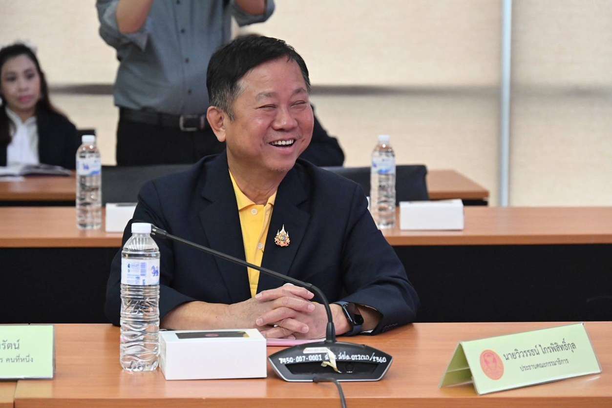 รมว.เอกนัฏ หารือ กมธ.พาณิชย์และการอุตสาหกรรม วุฒิสภา ร่วม”สู้ เซฟ สร้าง“ ก้าวผ่านความท้าทาย เซฟอุตสาหกรรมไทย