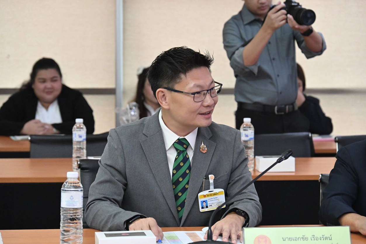 รมว.เอกนัฏ หารือ กมธ.พาณิชย์และการอุตสาหกรรม วุฒิสภา ร่วม”สู้ เซฟ สร้าง“ ก้าวผ่านความท้าทาย เซฟอุตสาหกรรมไทย