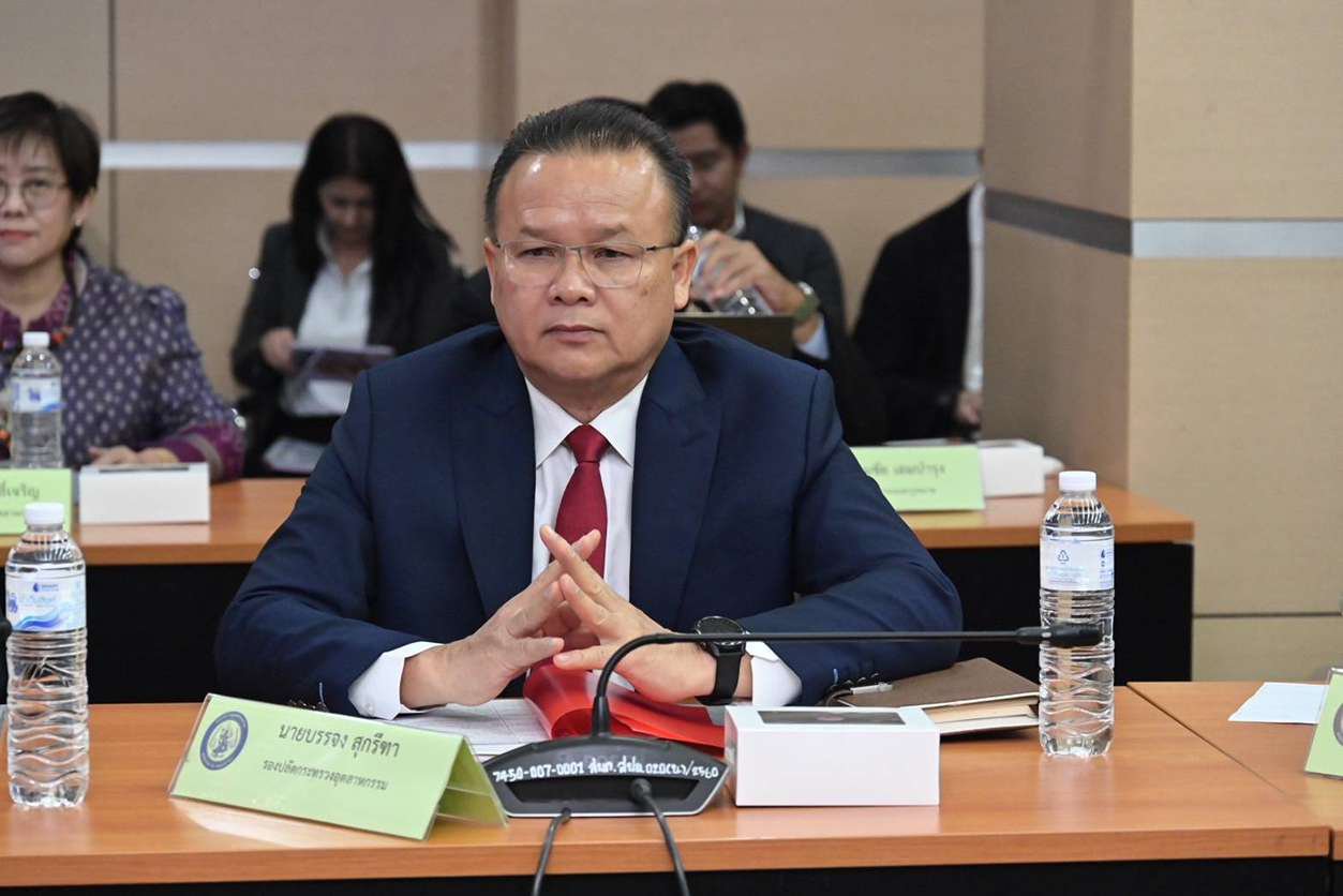 รมว.เอกนัฏ หารือ กมธ.พาณิชย์และการอุตสาหกรรม วุฒิสภา ร่วม”สู้ เซฟ สร้าง“ ก้าวผ่านความท้าทาย เซฟอุตสาหกรรมไทย