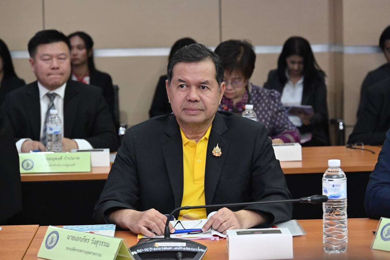 รมว.เอกนัฏ หารือ กมธ.พาณิชย์และการอุตสาหกรรม วุฒิสภา ร่วม”สู้ เซฟ สร้าง“ ก้าวผ่านความท้าทาย เซฟอุตสาหกรรมไทย