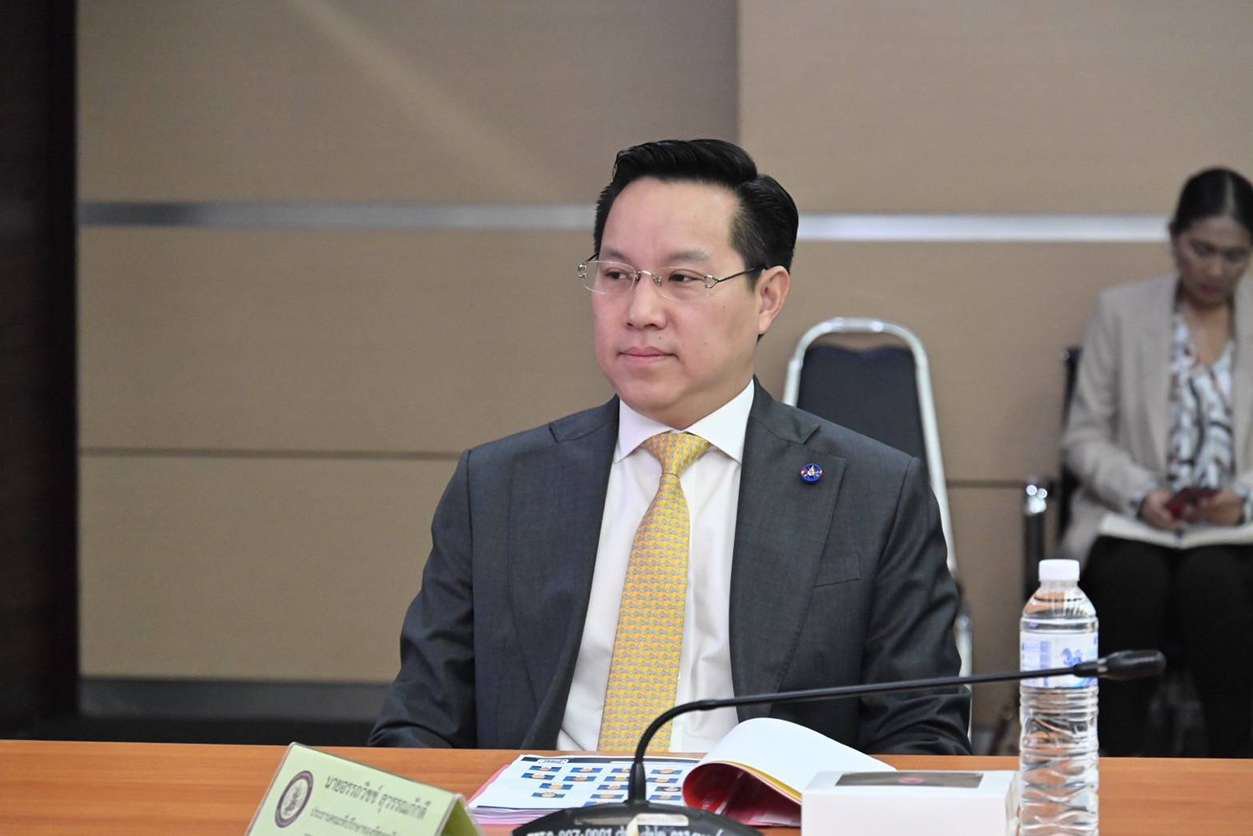 รมว.เอกนัฏ หารือ กมธ.พาณิชย์และการอุตสาหกรรม วุฒิสภา ร่วม”สู้ เซฟ สร้าง“ ก้าวผ่านความท้าทาย เซฟอุตสาหกรรมไทย