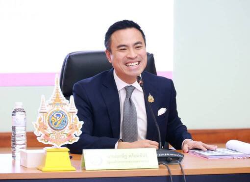 "ดีพร้อม" วิพากษ์ผลของคณะทำงานศึกษาปรับปรุงกฎหมายอุตสาหกรรม สภาผู้แทนราษฎร โชว์นโยบาย "รมต.เอกนัฏ" แนวทางการช่วยเหลือ Disrupted Industries อุตสาหกรรมที่หยุดชะงัก และการส่งเสริมเอสเอ็มอีเข้าสู่ยุค Digital Transformation