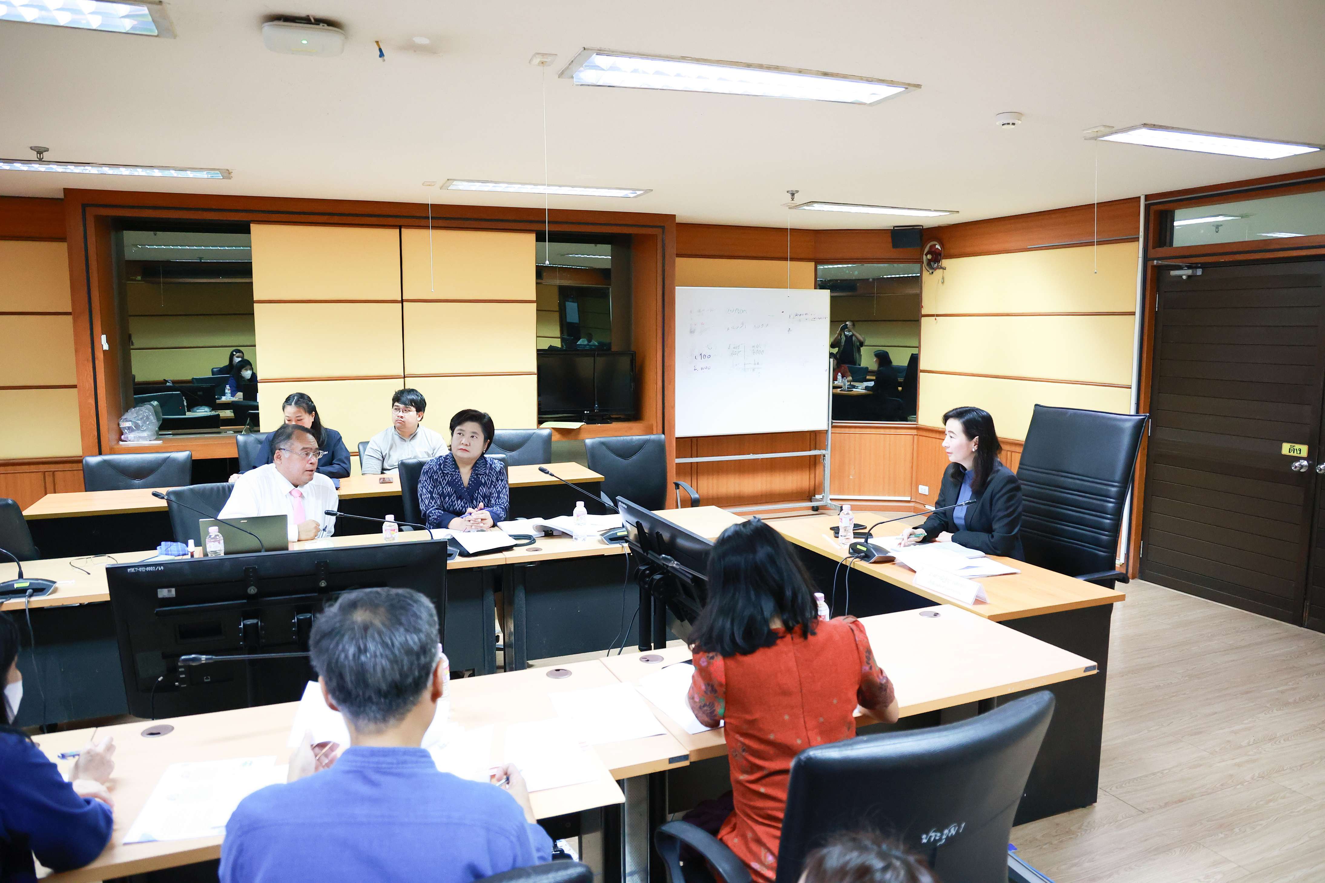 “ดีพร้อม” ชูกรณีศึกษา “ดิไอคอนกรุ๊ปฯ“ ร่วมบูรณาการคณะกรรมการขายตรงฯ ตามข้อสั่งการ “รมต. เอกนัฏ” สู้กับผู้กระทำผิด ห้ามมิให้ผู้ประกอบการธุรกิจขายตรงและตลาดแบบตรง ชักชวนให้บุคคลเข้าร่วมเป็นเครือข่ายและการจะให้ผลประโยชน์ตอบแทน เผยแนวทางกำกับ และตรวจสอบให้ทัน