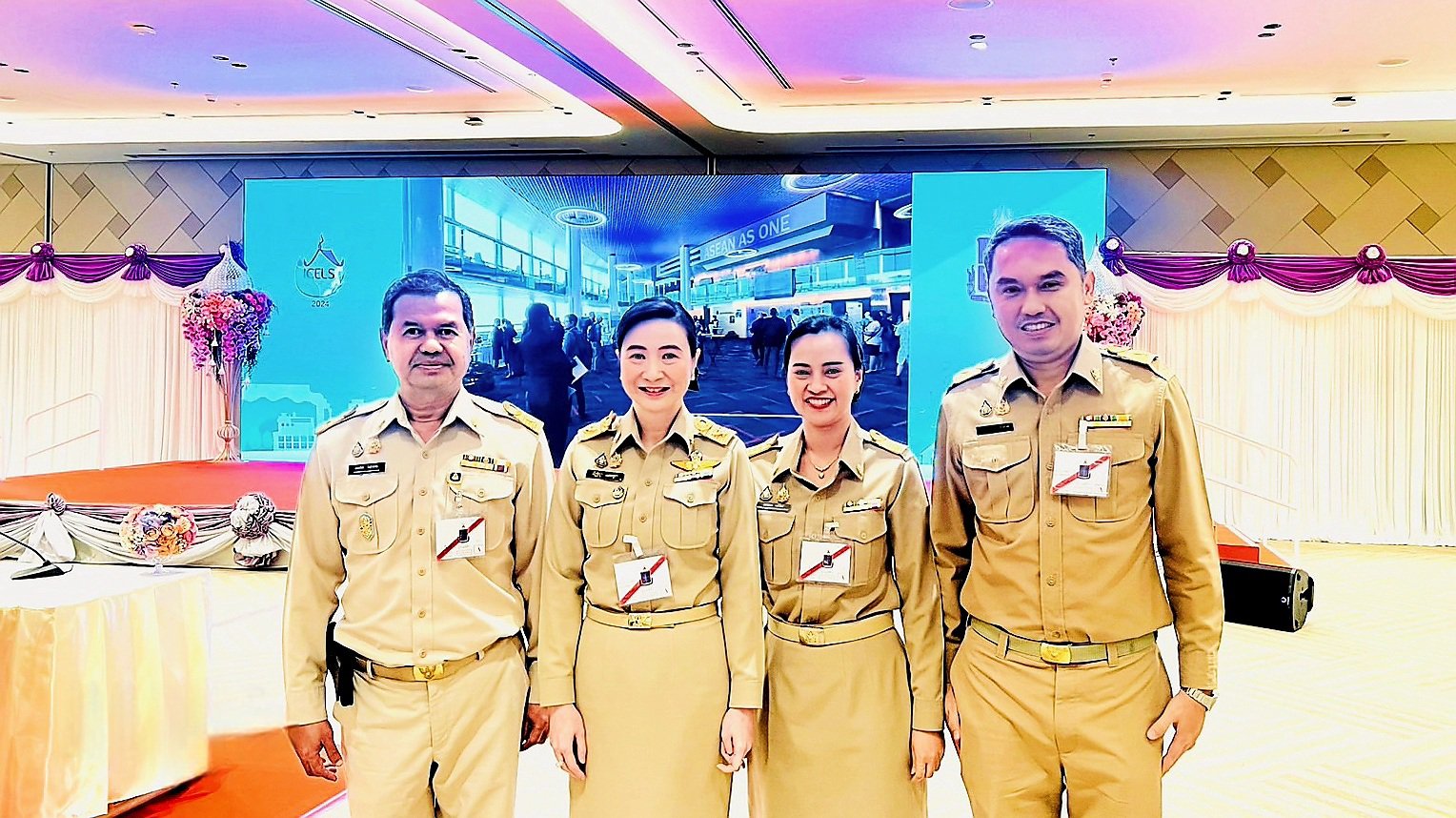 “อธิบดีดีพร้อม” รับเสด็จ สมเด็จพระกนิษฐาธิราชเจ้า กรมสมเด็จพระเทพรัตนราชสุดาฯ สยามบรมราชกุมารี พร้อมร่วมประชุมวิชาการระดับนานาชาติด้านสิ่งแวดล้อม ประจำปี 2567 ชู DIPROM BCG นโยบายสร้างอุตสาหกรรมเศรษฐกิจใหม่ที่้ป็นมิตรกับสิ่งแวดล้อม ของ "รมต.เอกนัฏ"