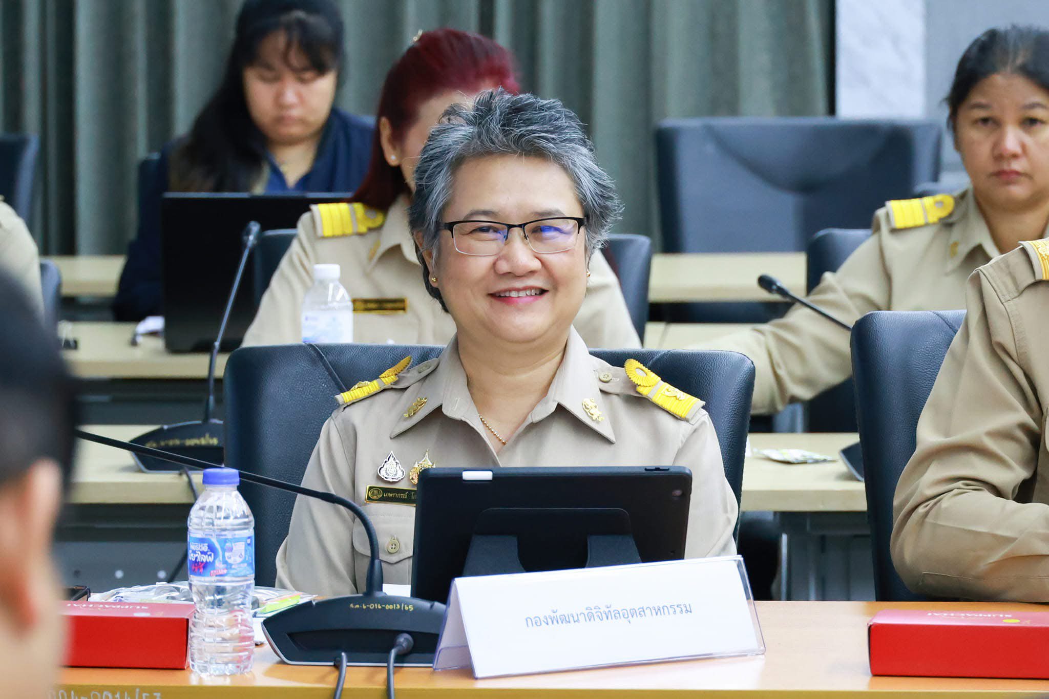 "ปลัดณัฐพล" นำทีมดีพร้อมหารือแนวทางผลักดันซอฟต์พาวเวอร์ สร้างพลังพัฒนาอุตสาหกรรมสร้างสรรค์ สาขาอาหารและแฟชั่น
