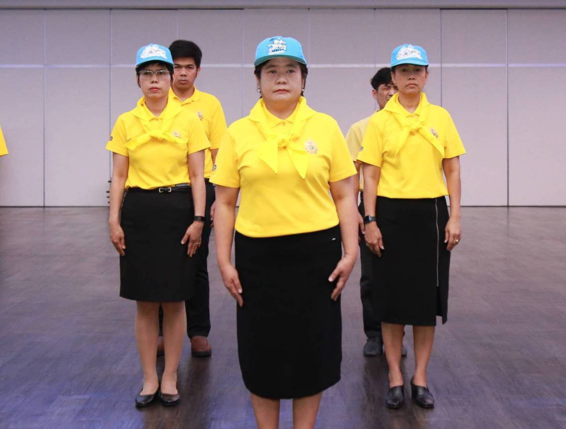"ดีพร้อม" จัดพิธีรับมอบหมวกและผ้าพันคอจิตอาสาพระราชทาน