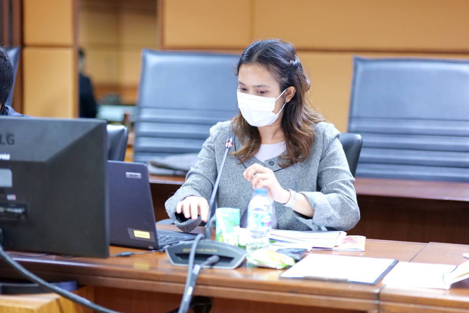 "ดีพร้อม" ประชุมคณะกรรมการจริยธรรมฯ เร่งหารือเกณฑ์การตัดสิน "นวัตกรรมสื่อสร้างสรรค์ ส่งเสริมจริยธรรมให้ดีพร้อม"