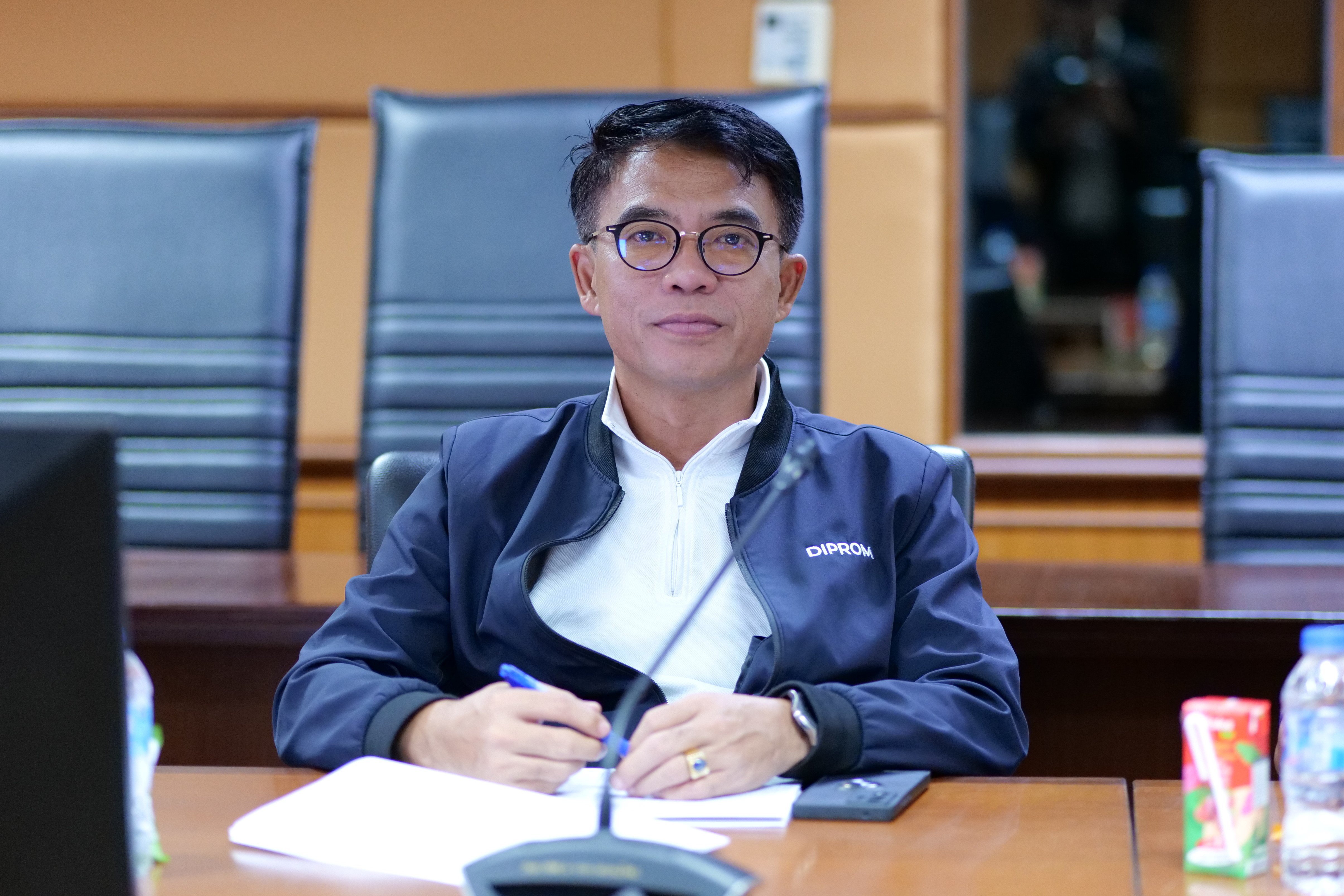 "ดีพร้อม" ประชุมคณะกรรมการจริยธรรมฯ เร่งหารือเกณฑ์การตัดสิน "นวัตกรรมสื่อสร้างสรรค์ ส่งเสริมจริยธรรมให้ดีพร้อม"