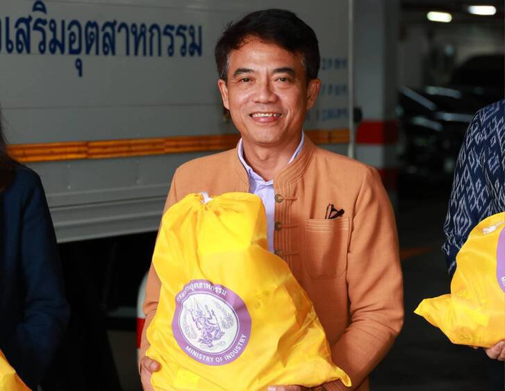 อธิบดีดีพร้อม นำทีมส่งมอบ ถุง MIND ไม่ทิ้งกัน ส่งต่อความห่วงใยของ “รมต.เอกนัฏ” นำอุตสาหกรรมรวมใจพร้อมให้ความช่วยเหลือพี่น้องประชาชนที่ได้รับความเดือดร้อน รวมถึงผลกระทบจากภัยพิบัติทั่วประเทศ