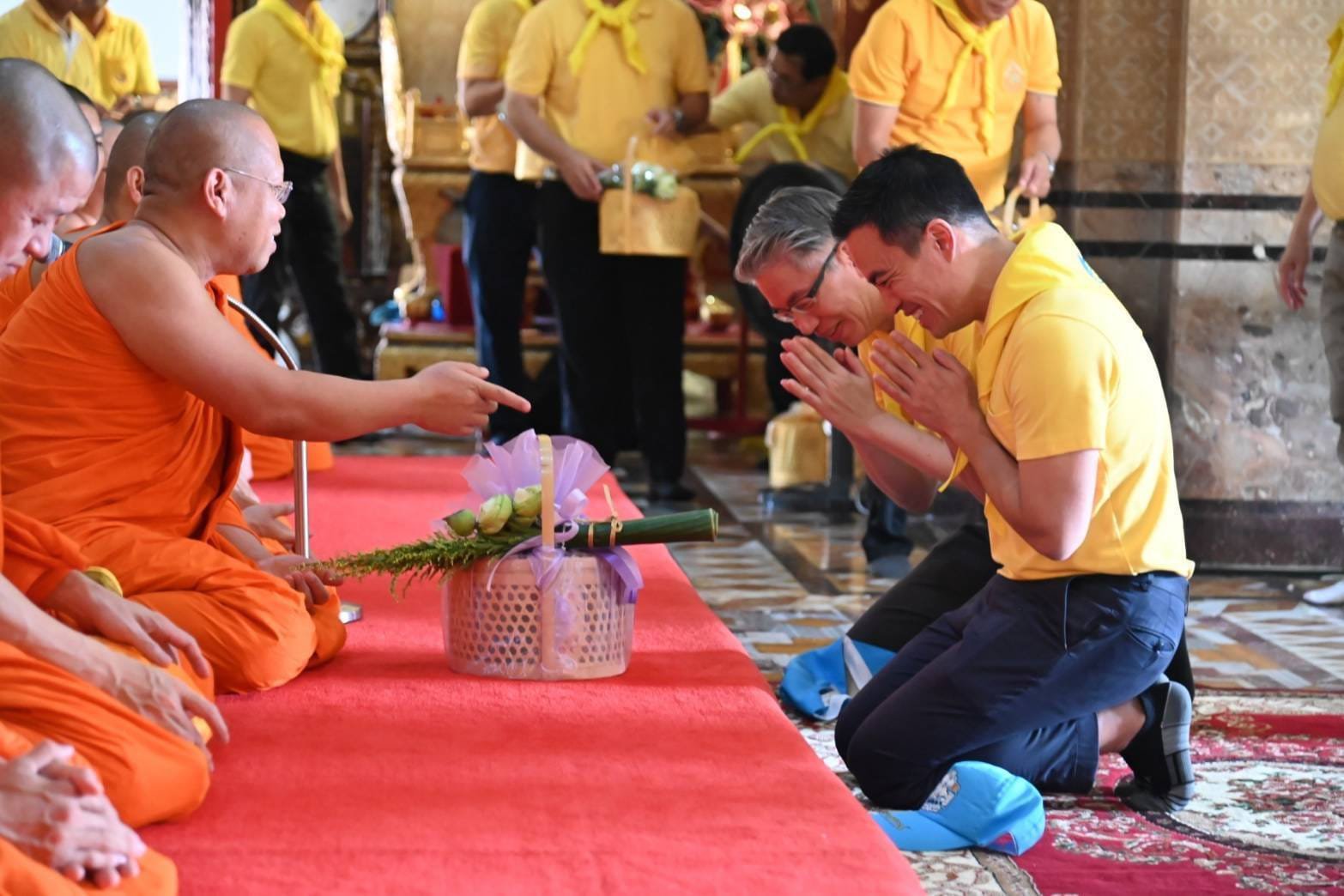 ก.อุตฯ จัดทัพจิตอาสา ร่วมทำความดี รวมใจ น้อมถวายวันปิยมหาราช ร่วมปรับปรุงภูมิทัศน์ วัดเบญจมบพิตรดุสิตวนาราม