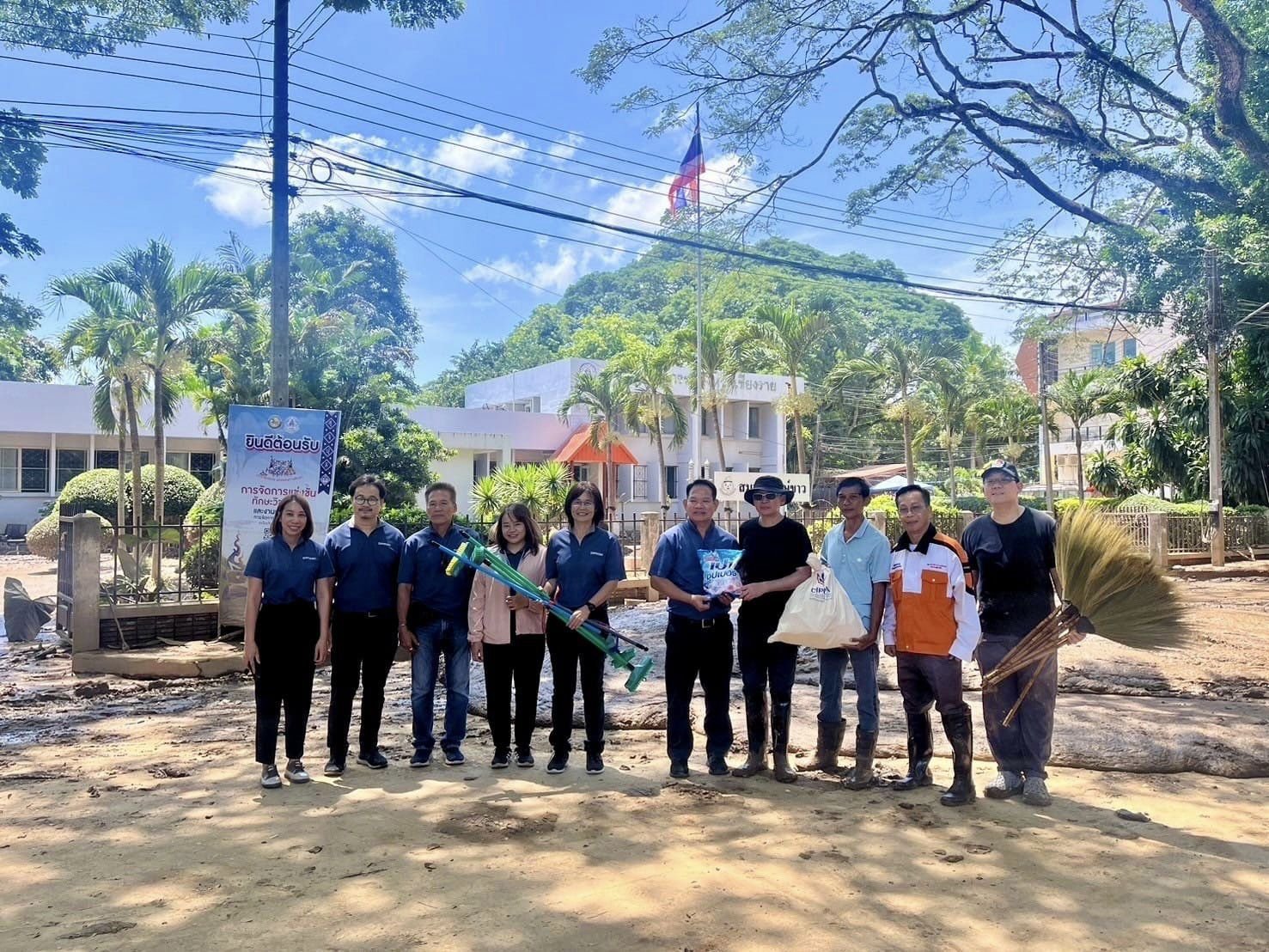 DIPROM  ปล่อยขบวนคาราวานธารน้ำใจช่วยเหลือผู้ประสบภัยน้ำท่วม จังหวัดเชียงราย