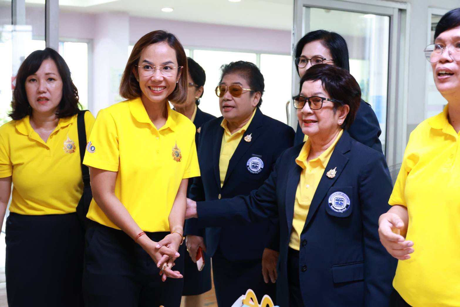 รัฐมนตรีฯ พิมพ์ภัทรา นำคณะผู้บริหารร่วมกิจกรรม “ดีพร้อมส่งรอยยิ้มทำความดีด้วยหัวใจ เทิดไท้องค์ราชัน 72 พรรษา”