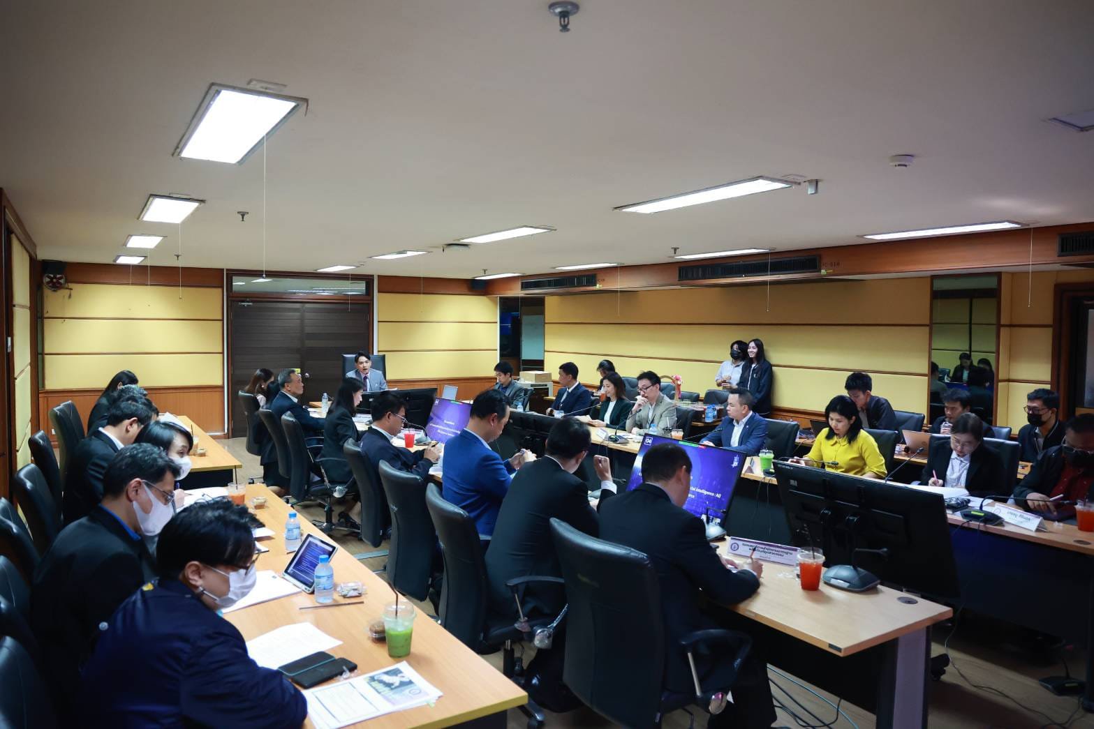 เลขาฯ "พงศ์พล" นำประชุมบอร์ดเทคโนโลยีและนวัตกรรมเพื่อการปฏิรูปอุตสาหกรรม ดัน 2 แพลตฟอร์มเทคโนโลยีสุดล้ำ จับมือ "ดีพร้อม" สร้างความเท่าเทียมในการแข่งขันให้ผู้ประกอบการไทย ตามนโยบาย "รมต.เอกนัฏ"