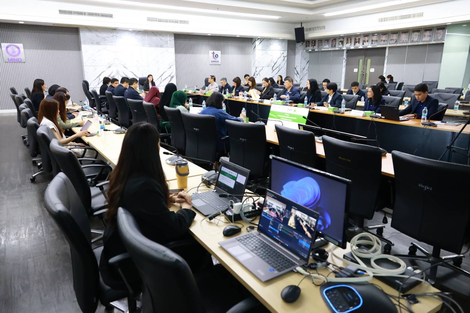 “ดีพร้อม” พุ่งเป้าสินเชื่อฮาลาล จับมือ SME D Bank, EXIM Bank, iBank ดันอุตสาหกรรมฮาลาล ตามข้อสั่งการนายกฯ และนโยบาย "รมว.เอกนัฏ" โชว์สร้างอุตสาหกรรมเศรษฐกิจใหม่โตได้ยั่งยืน