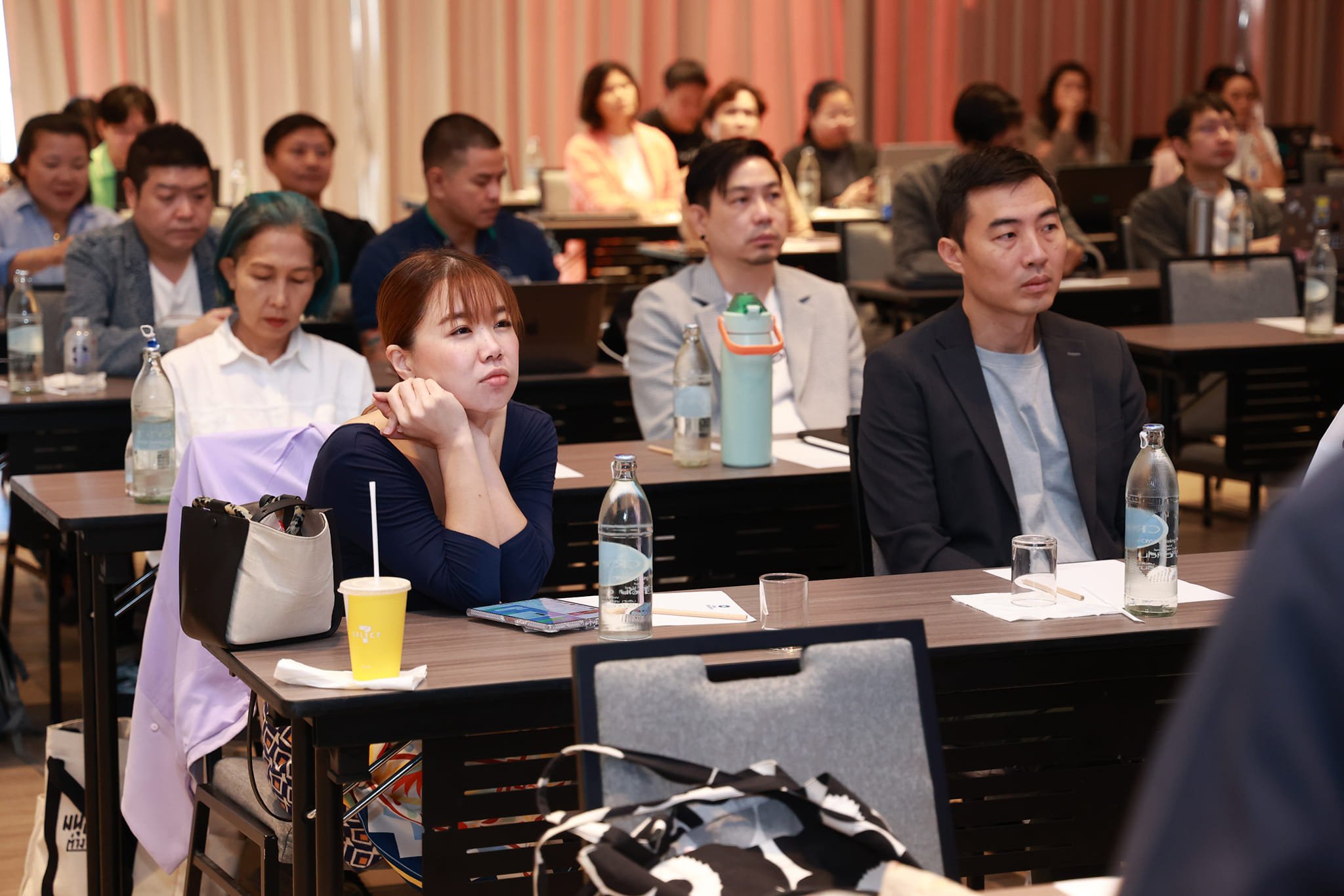 “ดีพร้อม” อัพสกิล SMEs ไทย ส่งเสริมการตลาดออนไลน์ด้วยเทคโนโลยีดิจิทัล ตามนโยบาย "รมว.เอกนัฏ" มุ่งเซฟ SME ไทย