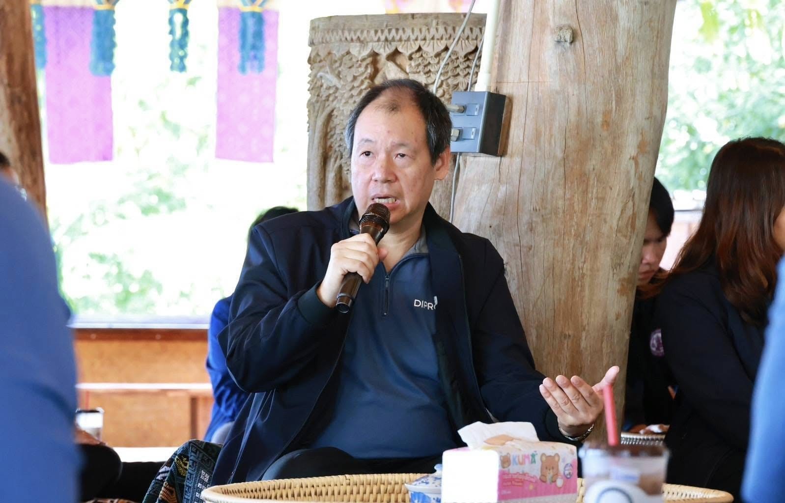 "รมว.เอกนัฏ" นำทีม "ดีพร้อม" ลุยเมืองน่าน หารือการแก้ไขปัญหาสถานการณ์น้ำท่วม เดินหน้าพัฒนาผลิตภัณฑ์จากโกโก้ และกาแฟอย่างยั่งยืน