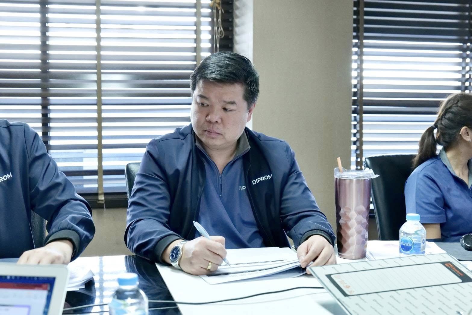 "ดีพร้อม" ประชุมบอร์ด CIO วางแผนเคาะงบประมาณโครงการด้านการพัฒนาเทคโนโลยีสารสนเทศปี 2569 ขยายการให้บริการด้านดิจิทัลแก่เอสเอ็มอี ตามนโยบาย "เอกนัฏ"
