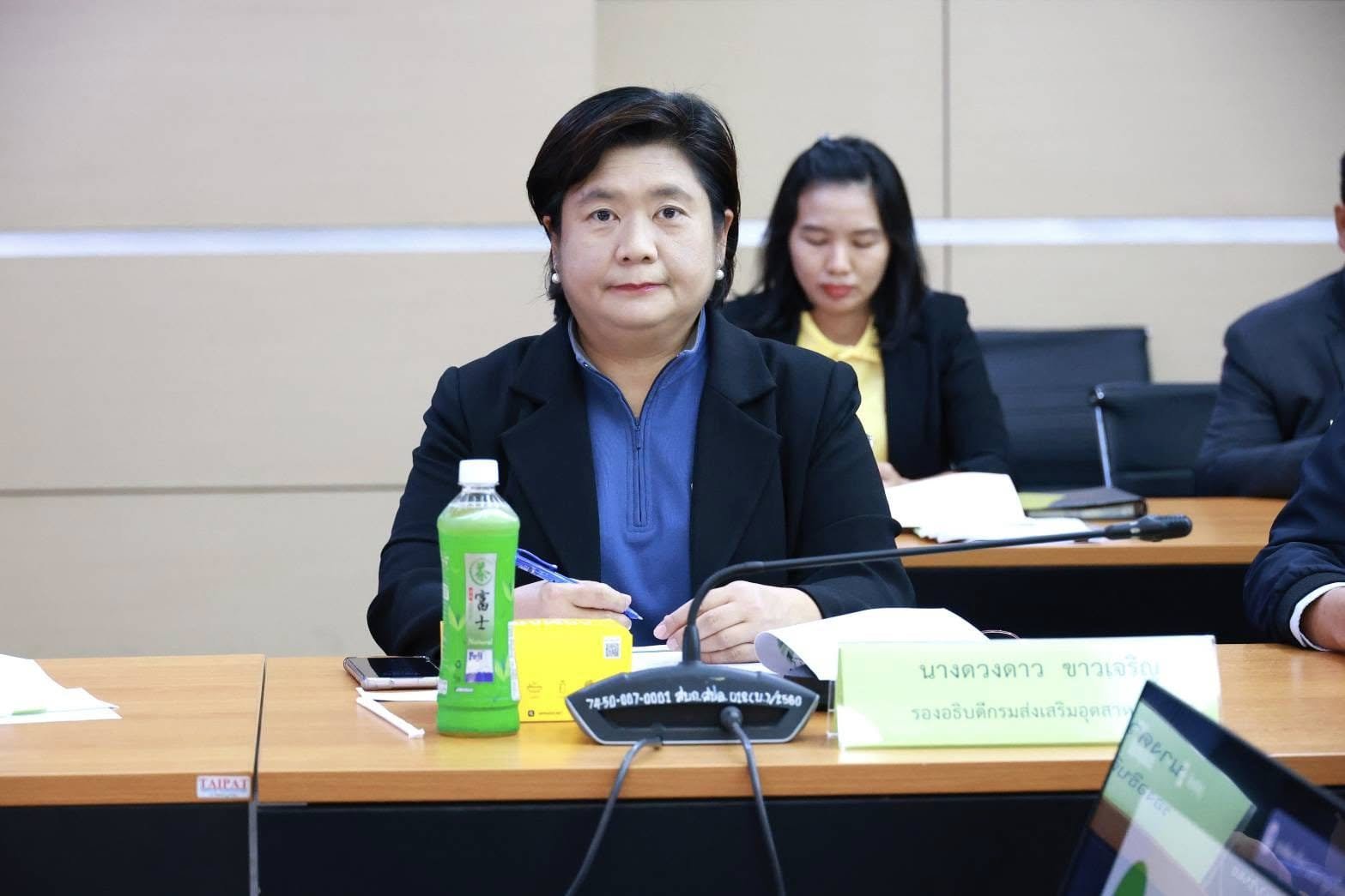 “ปลัดณัฐพล” สั่งการ “ดีพร้อม” เสนอปลดล็อคสุราสามทับ! รับนโยบาย รมต.เอกนัฏ เพื่อส่งเสริมอุตสาหกรรมและผู้ประกอบการผลิตภัณฑ์สมุนไพร ยกระดับการผลิต ผลิตภัณฑ์ และสมุนไพรรายย่อยในประเทศไทย ทำแผนระยะ 3 ปี