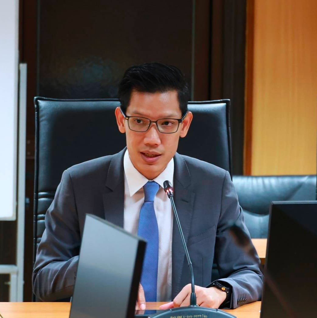 "ดีพร้อม" จับมือ "EXIM BANK" เดินหน้านโยบาย "รมว.เอกนัฏ" สร้างธุรกิจสีเขียว ส่งเสริมผู้ประกอบการขับเคลื่อนเศรษฐกิจไทย เปลี่ยนผ่านสู่อุตสาหกรรมยุคใหม่อย่างยั่งยืน