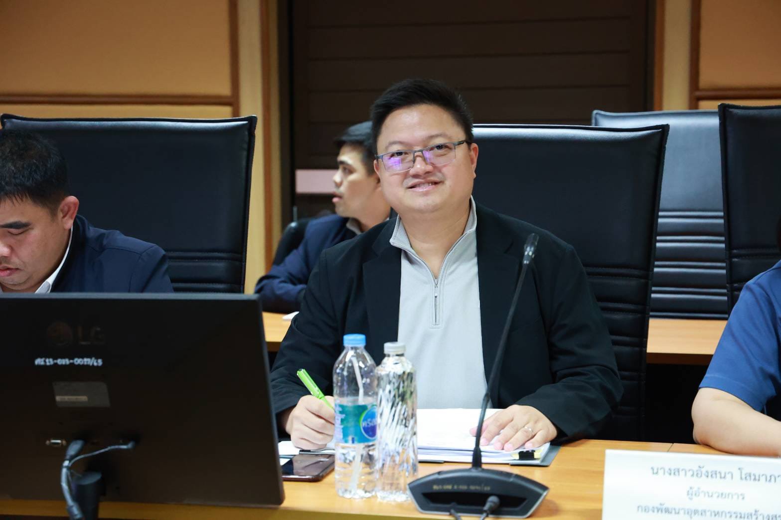 “ปลัดณัฐพล” นั่งหัวโต๊ะ หารือ ดีพร้อม ร่วม CISPI วางแผนพัฒนาศักยภาพอุตสาหกรรมอาหารและแฟชั่น เดินหน้าปฏิรูปอุตสาหกรรม ตามนโยบาย "รมว.เอกนัฏ" ดันอุตสาหกรรมสร้างสรรค์และซอฟต์พาวเวอร์ไทยสู่สากล