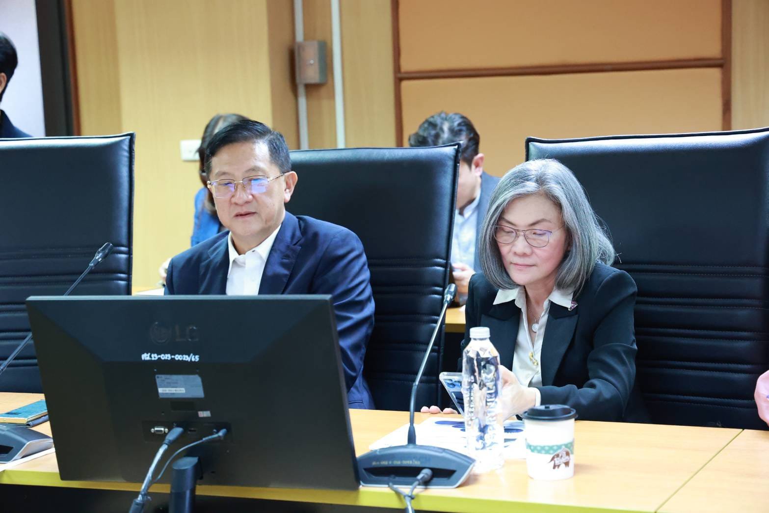 “ปลัดณัฐพล” นั่งหัวโต๊ะ หารือ ดีพร้อม ร่วม CISPI วางแผนพัฒนาศักยภาพอุตสาหกรรมอาหารและแฟชั่น เดินหน้าปฏิรูปอุตสาหกรรม ตามนโยบาย "รมว.เอกนัฏ" ดันอุตสาหกรรมสร้างสรรค์และซอฟต์พาวเวอร์ไทยสู่สากล