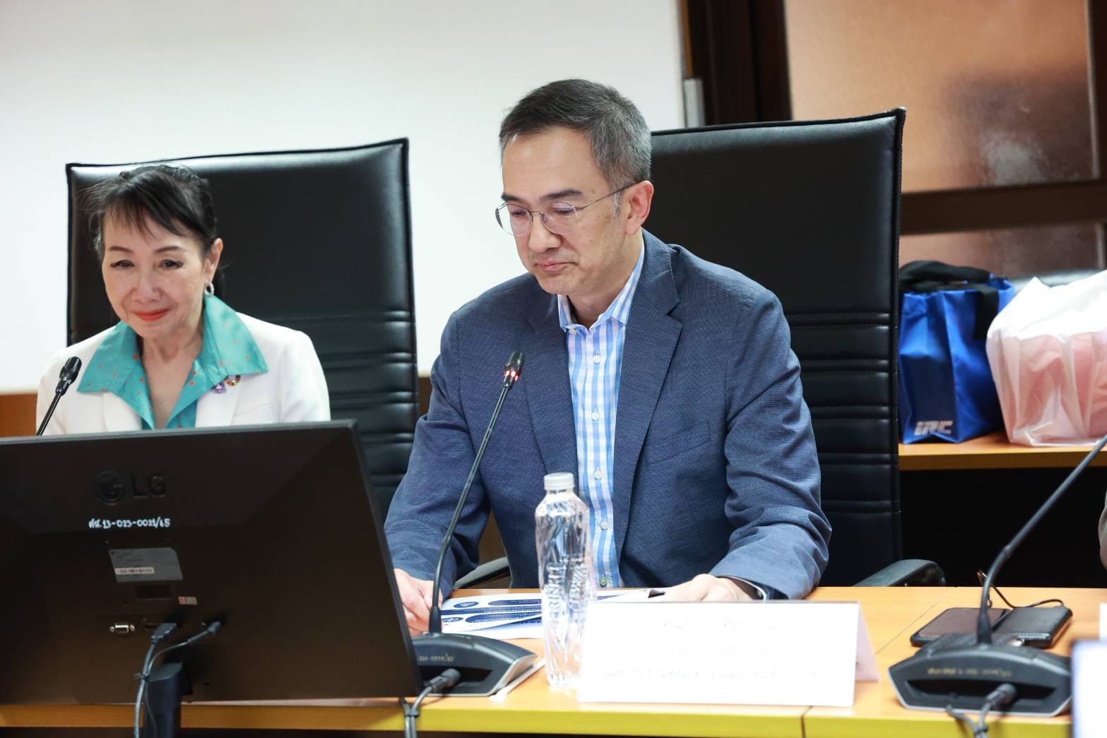 “ปลัดณัฐพล” นั่งหัวโต๊ะ หารือ ดีพร้อม ร่วม CISPI วางแผนพัฒนาศักยภาพอุตสาหกรรมอาหารและแฟชั่น เดินหน้าปฏิรูปอุตสาหกรรม ตามนโยบาย "รมว.เอกนัฏ" ดันอุตสาหกรรมสร้างสรรค์และซอฟต์พาวเวอร์ไทยสู่สากล