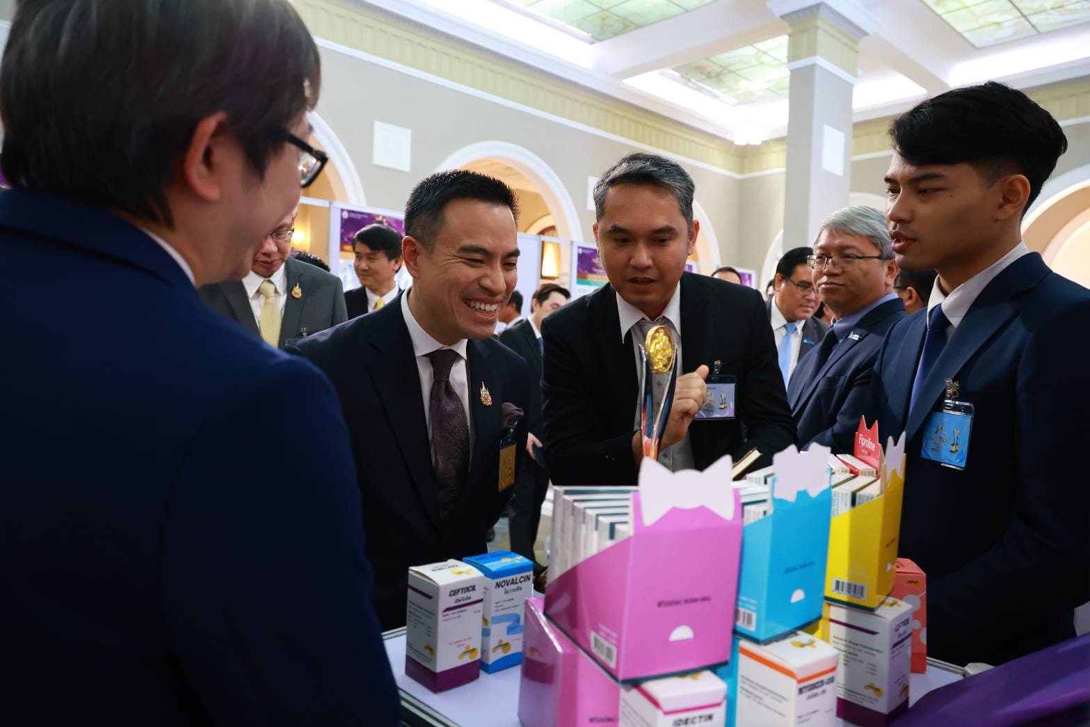 นายกฯ มอบรางวัลอุตสาหกรรม ประจำปี 2567 เชิดชูเกียรติ 41 องค์กรต้นแบบทั่วประเทศ นำการปฏิรูปอุตสาหกรรม และเศรษฐกิจไทยที่เติบโตอย่างยั่งยืนคู่ชุมชน
