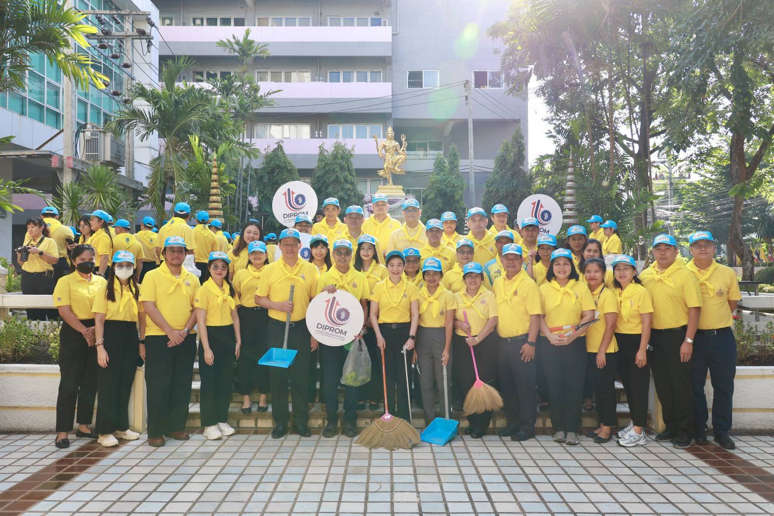 รัฐมนตรีฯ เอกนัฏ นำทีม ก.อุตฯ ร่วมกิจกรรมจิตอาสาฯ น้อมรำลึกและสำนึกในพระมหากรุณาธิคุณ ในหลวงรัชกาลที่ 9
